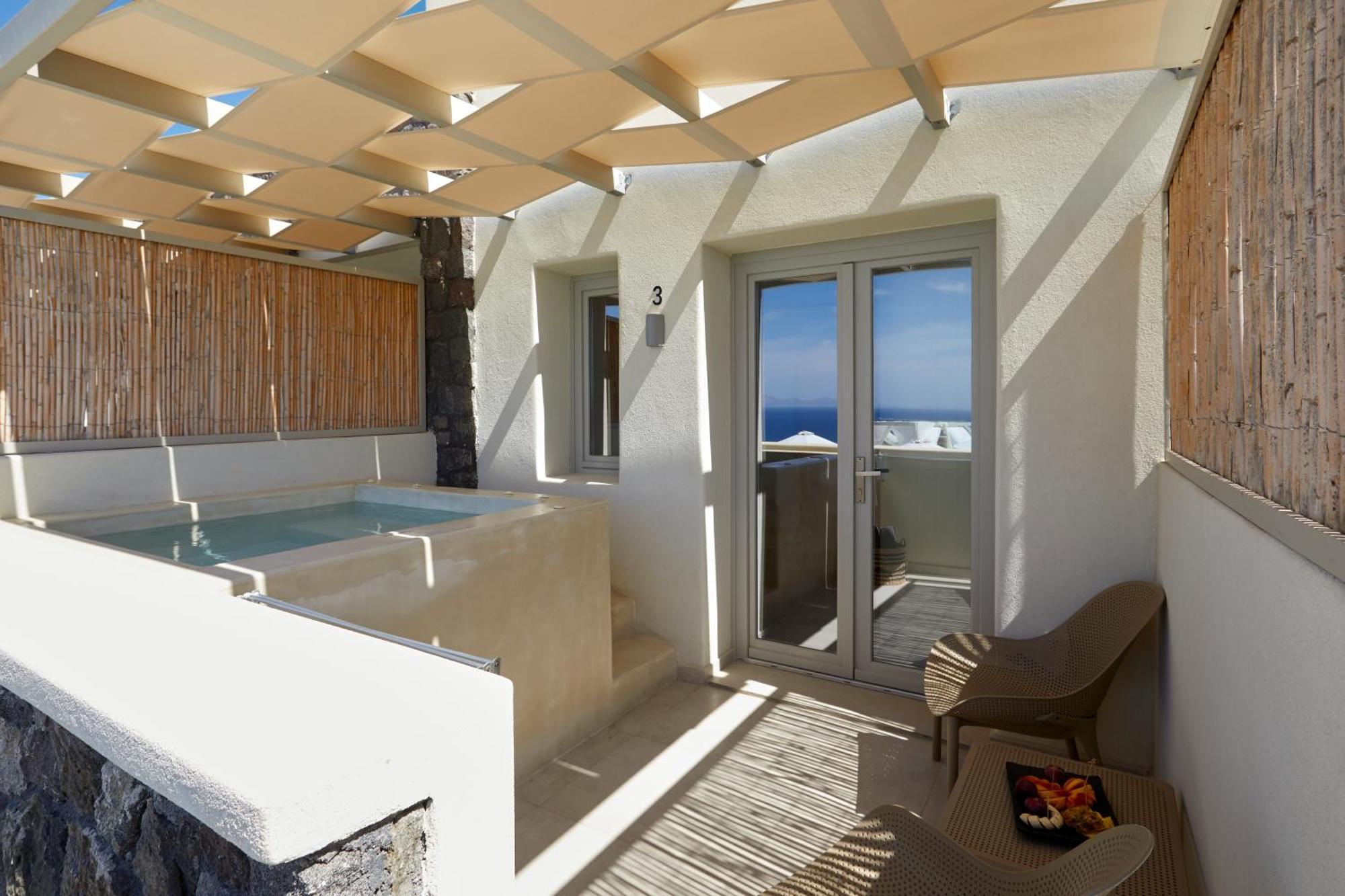 Queen Suite outdoor heated Hot Hydromassage Tub