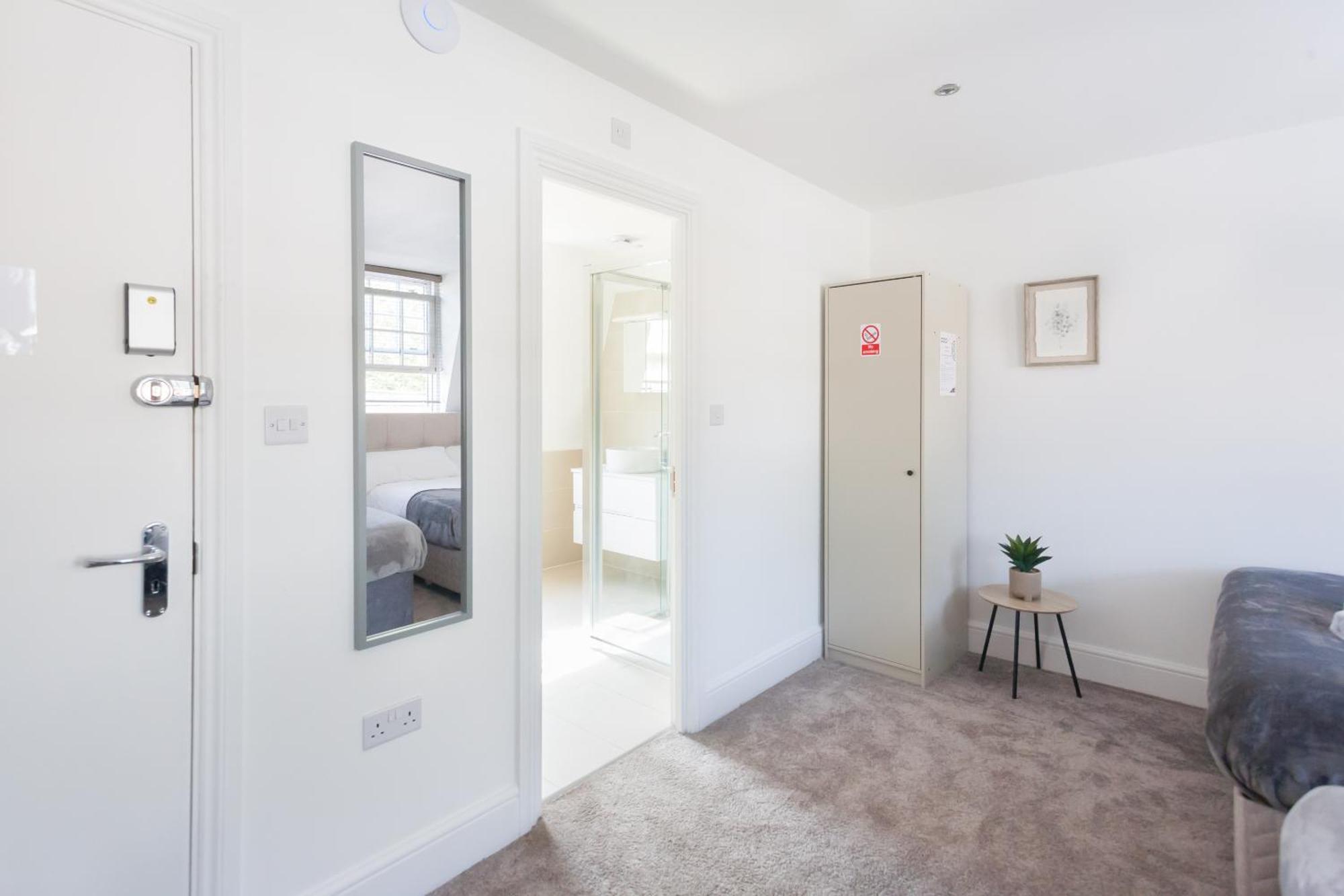 Quadruple Room Private Bathroom