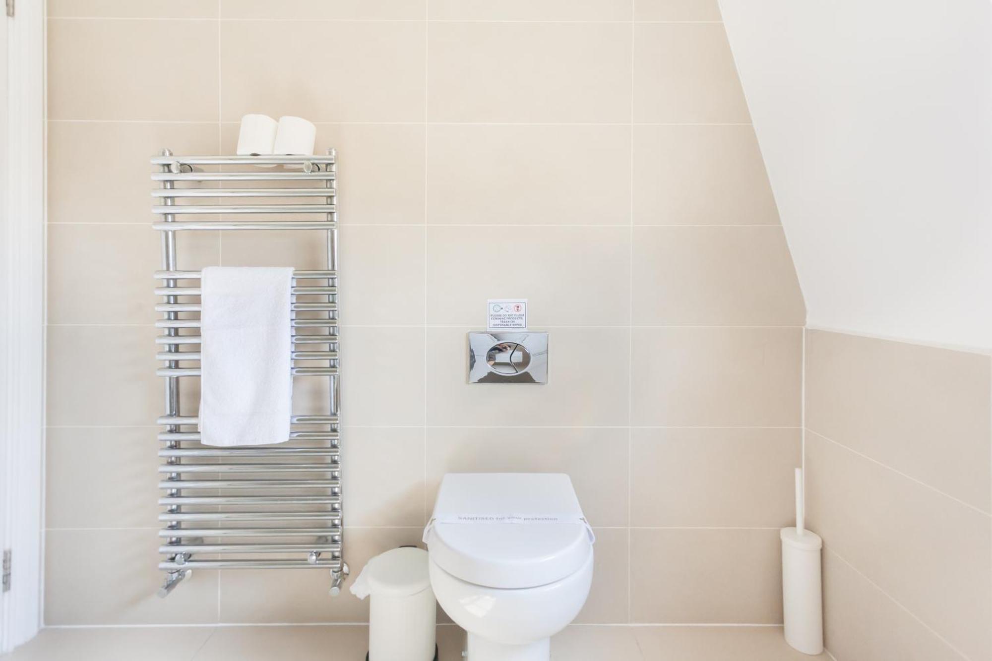 Quadruple Room Private Bathroom