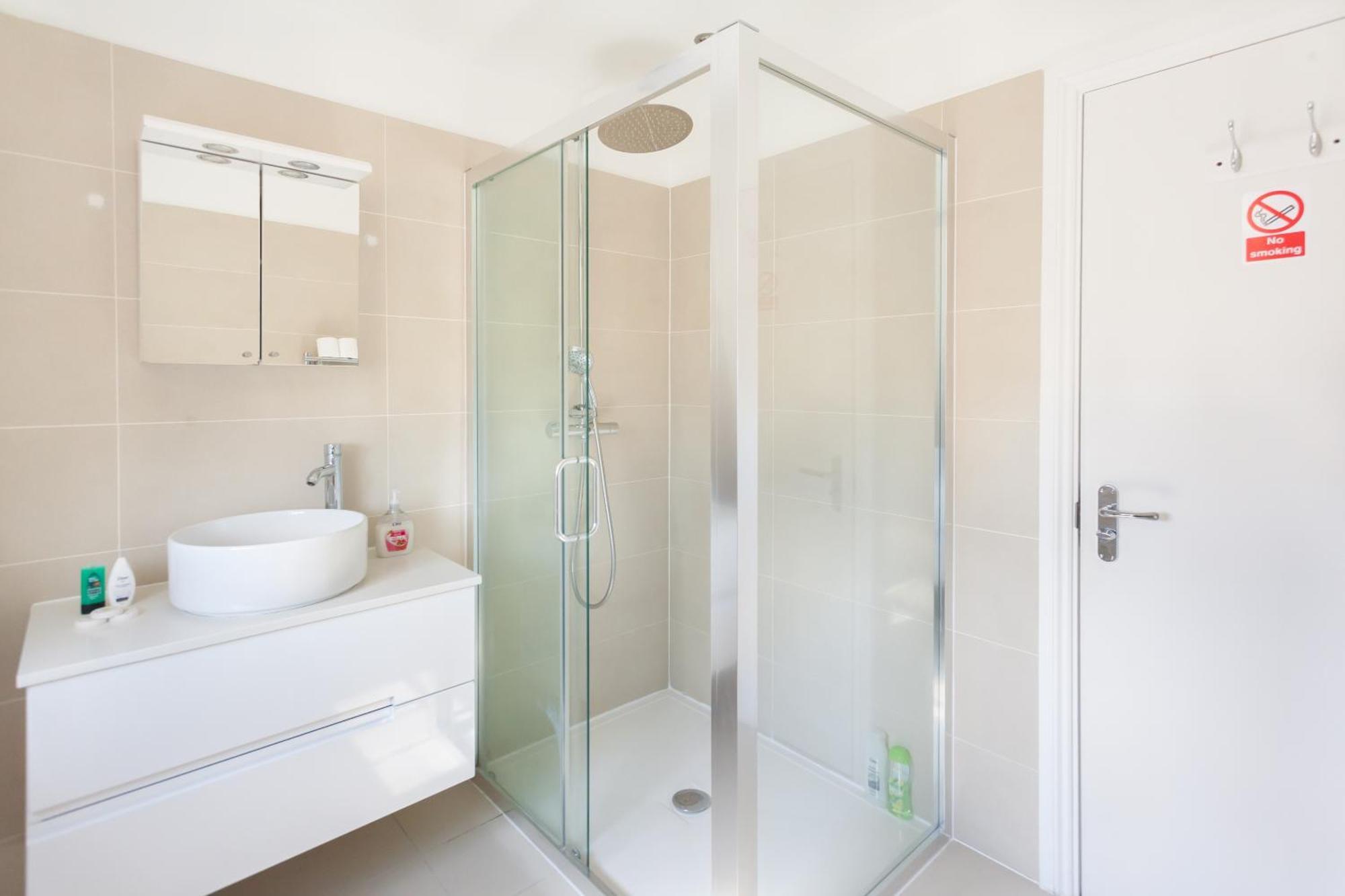 Quadruple Room Private Bathroom
