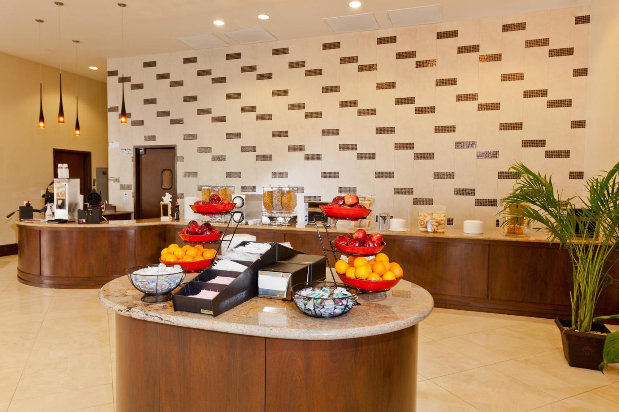 Luxury Two Bedroom Suite NO RESORT FEE,1604766372:JPEG