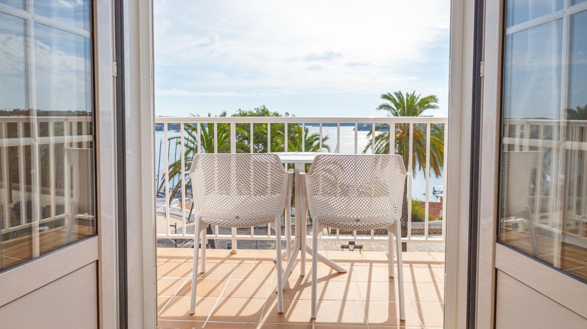 Double or Twin Room Sea View