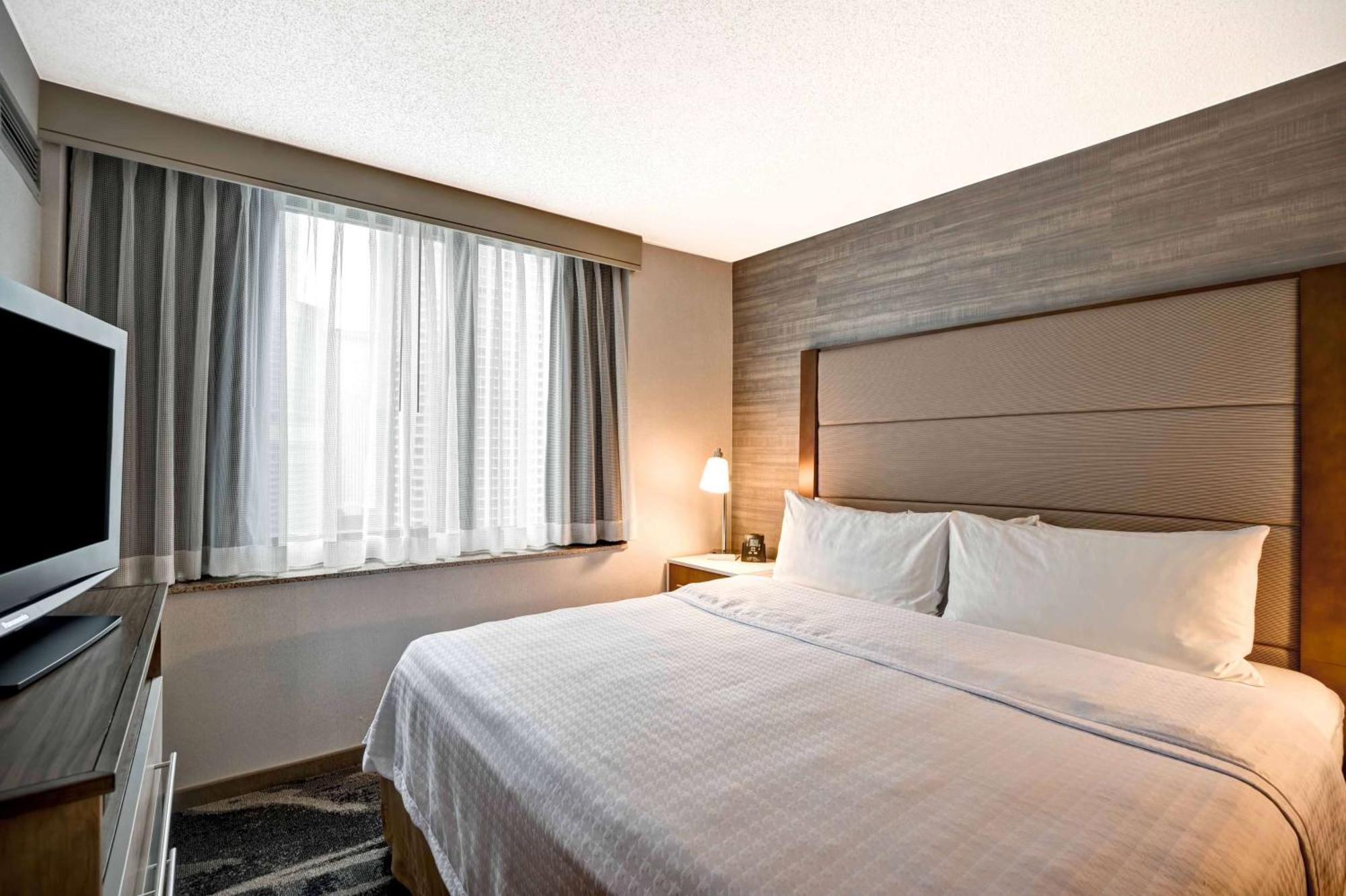 One-Bedroom King Suite Non-Smoking