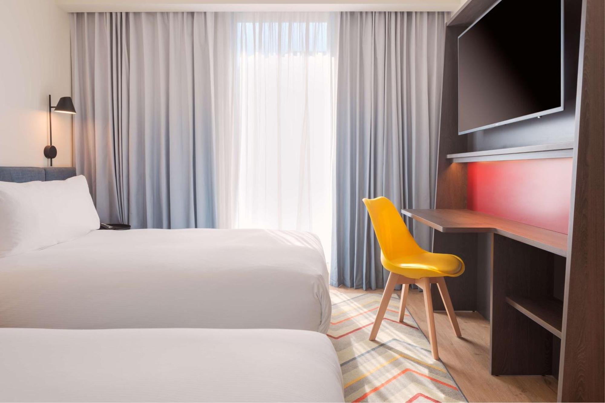 Twin Room,1547397601:JPEG