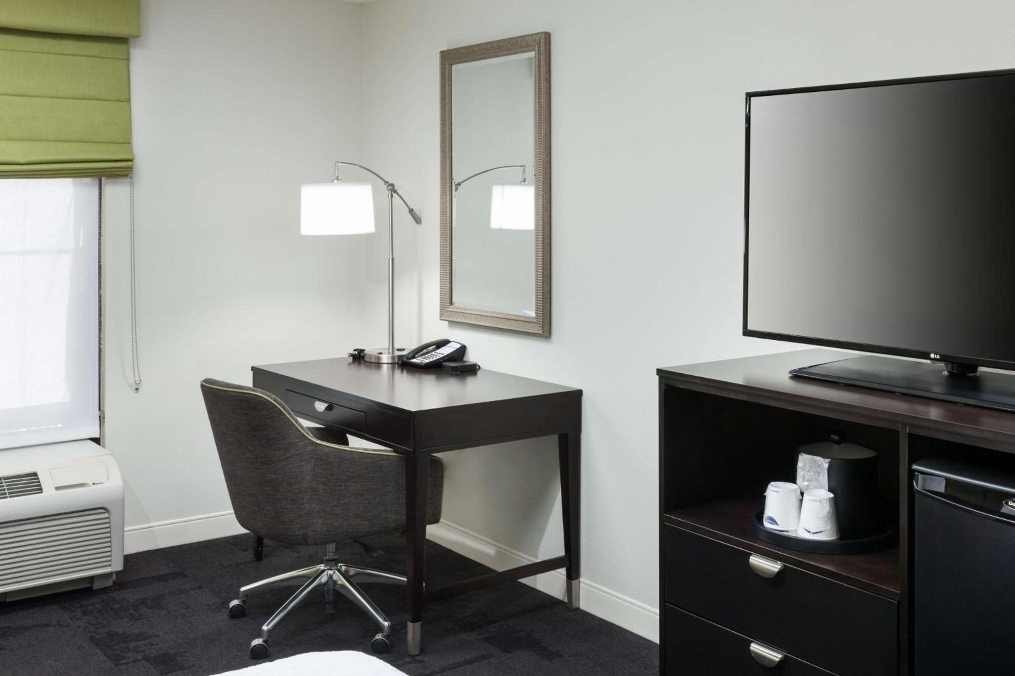 Habitación con cama extragrande y sofá cama - No fumadores