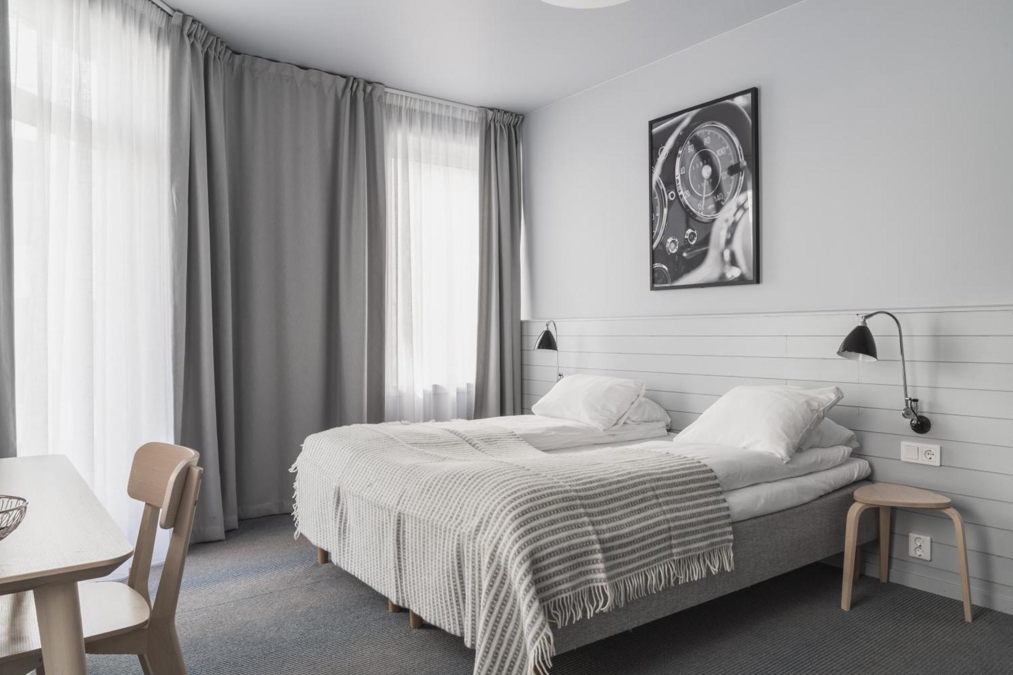 Standard Queen Room