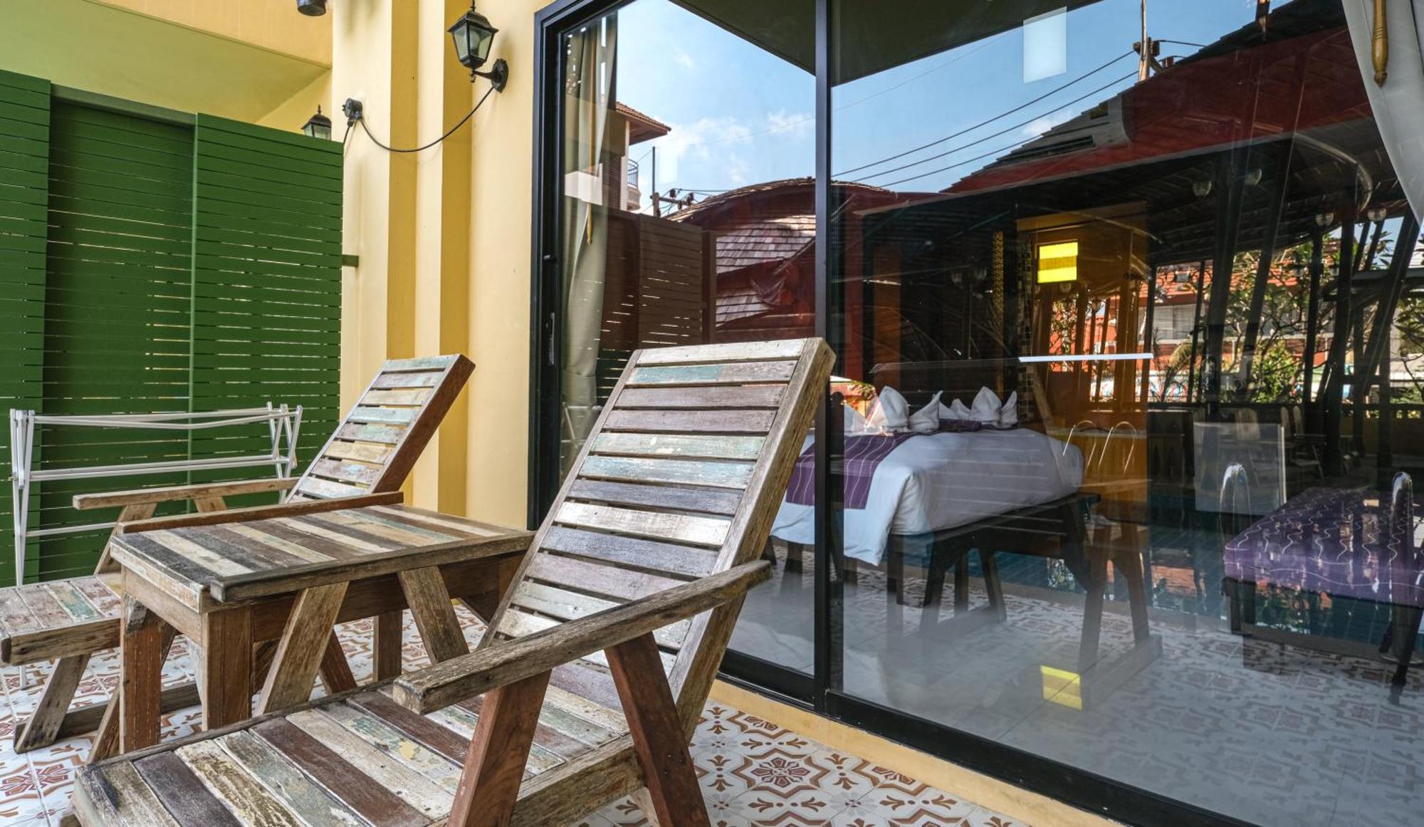 Deluxe Double Room Pool Access