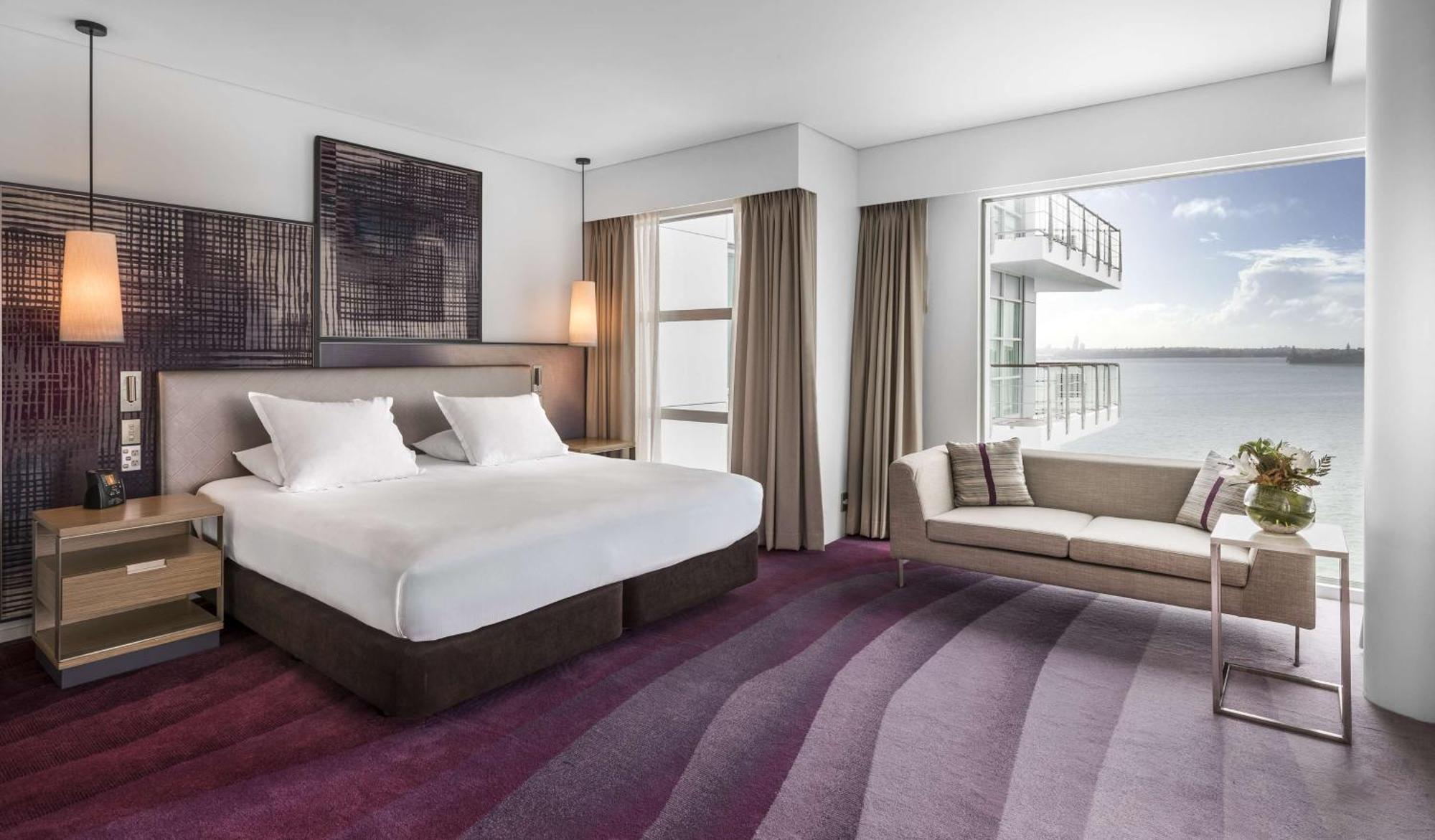 Deluxe King Room Premium Harbour View