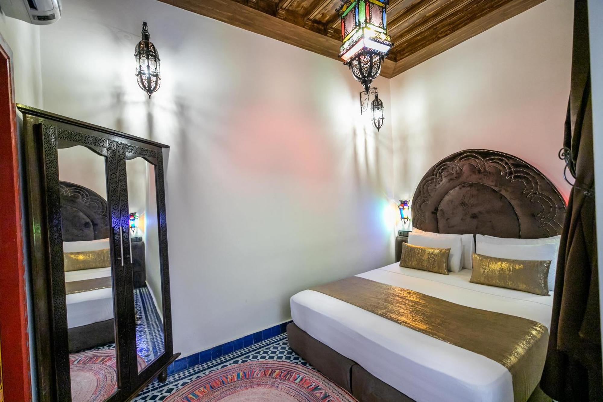 Double or Twin Room Private Bathroom
