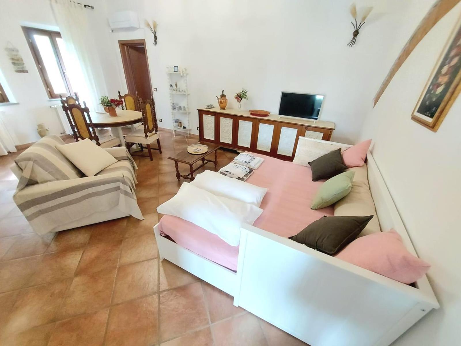 Deluxe One-Bedroom Apartment Garden View