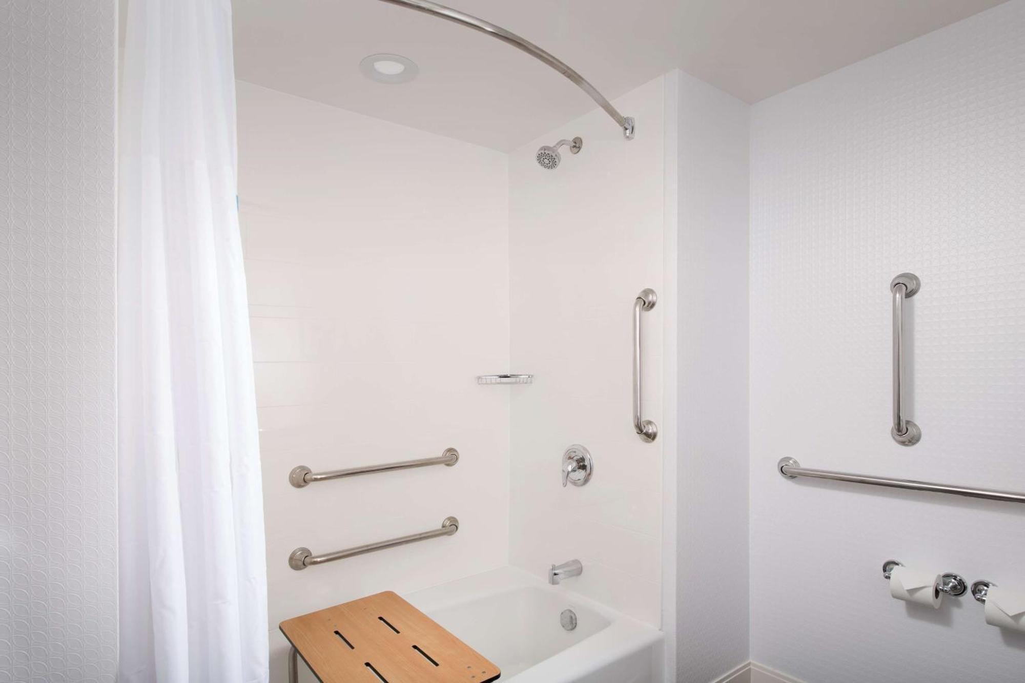 Quarto Queen com 2 Camas Queen-size - Acessível a Pessoas com Mobilidade Condicionada/Não Fumadores