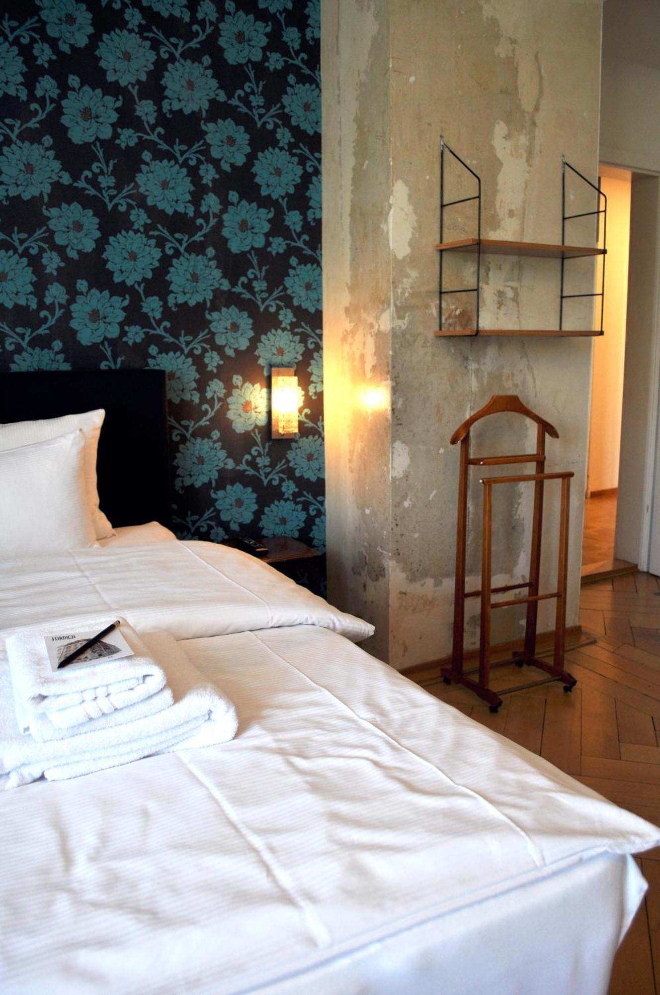 Double Room,1548342871:JPEG