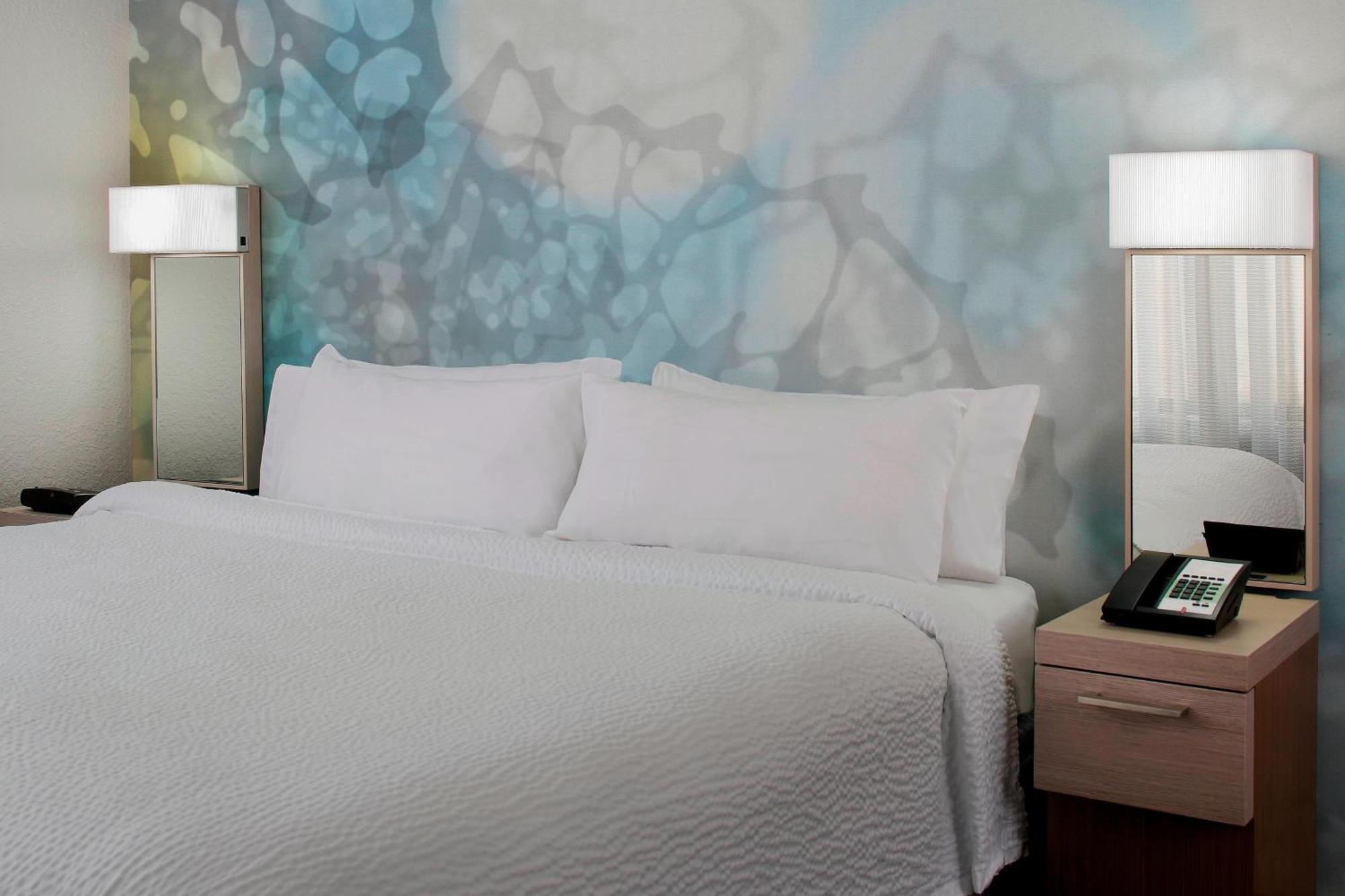 Suite más amplia, recientemente renovada y con 1 dormitorio y sofá cama - Cama extragrande
