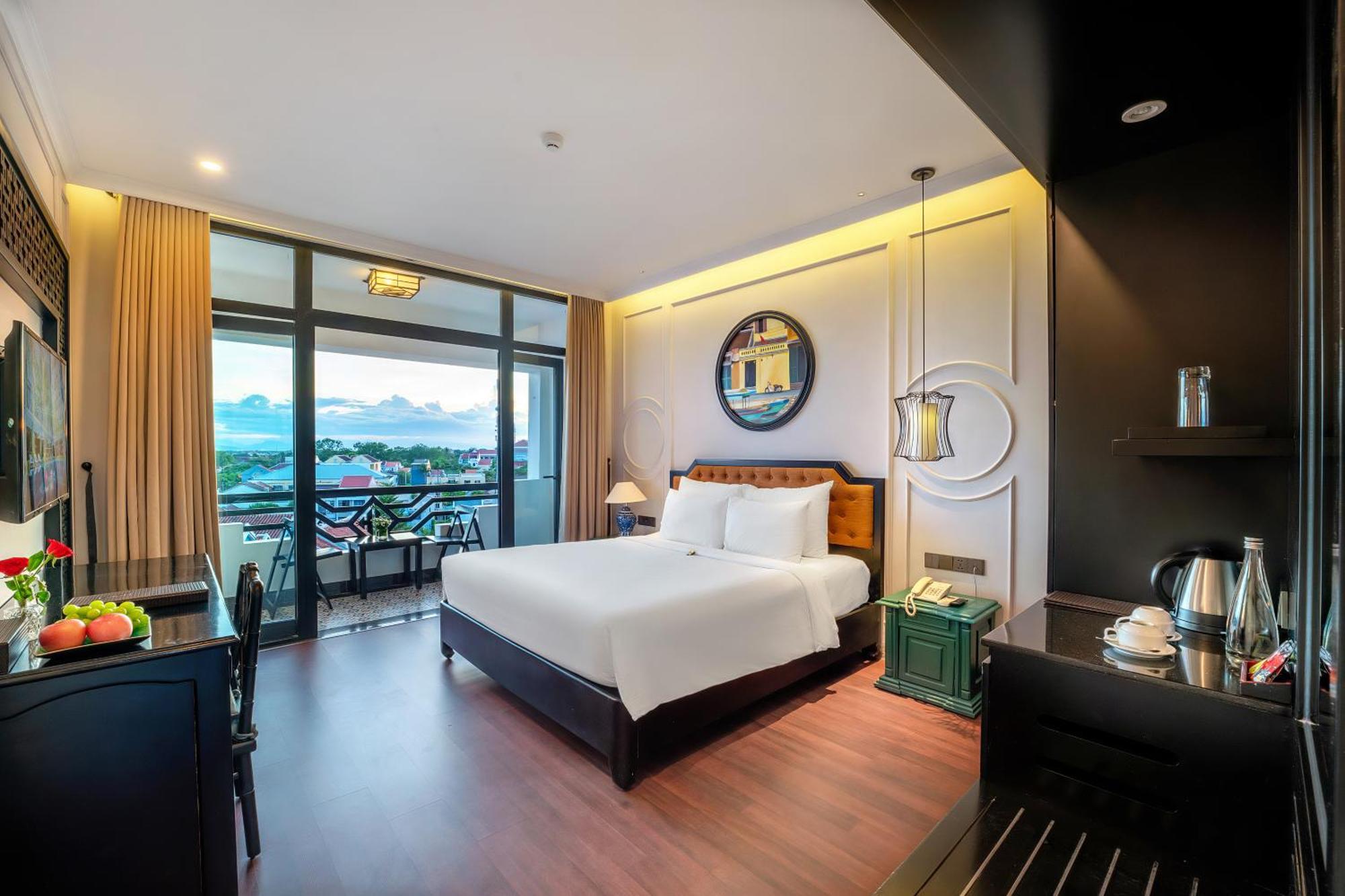 Deluxe Double Room Balcony City View