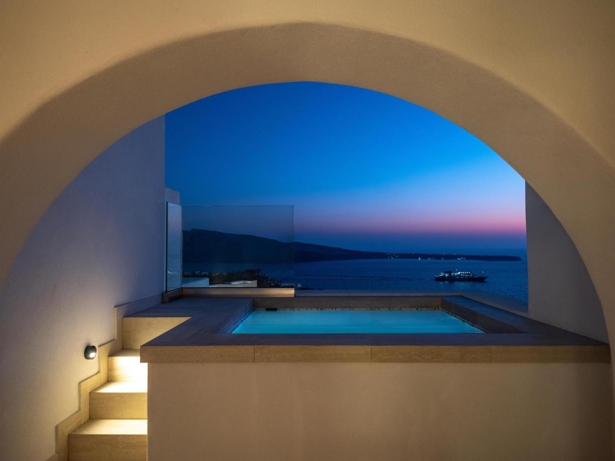Sunset & Sea View Suite Jacuzzi