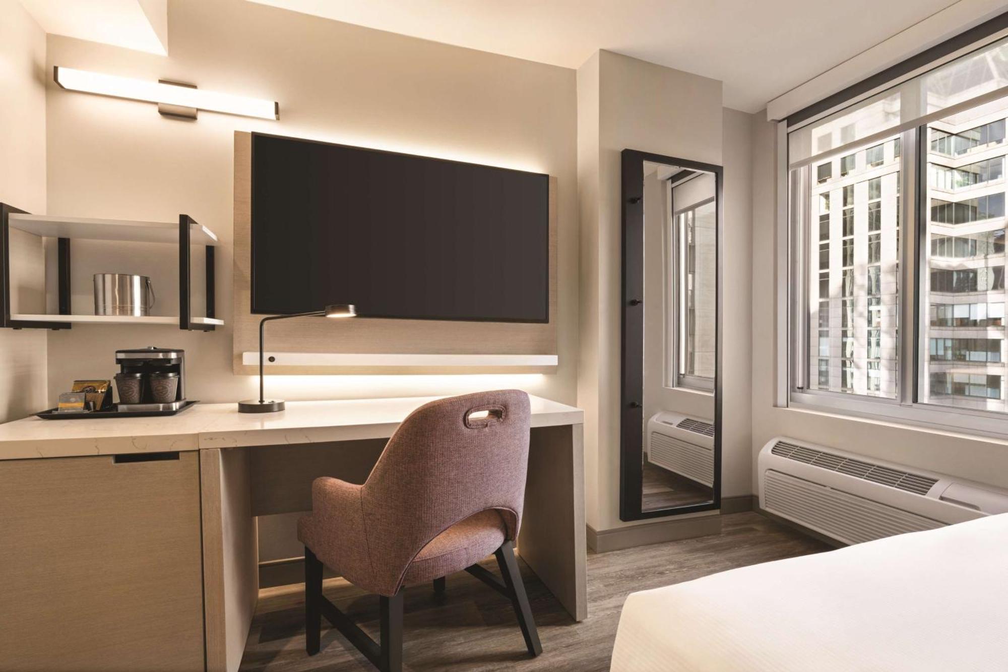 Queen Room Partial Landmark View