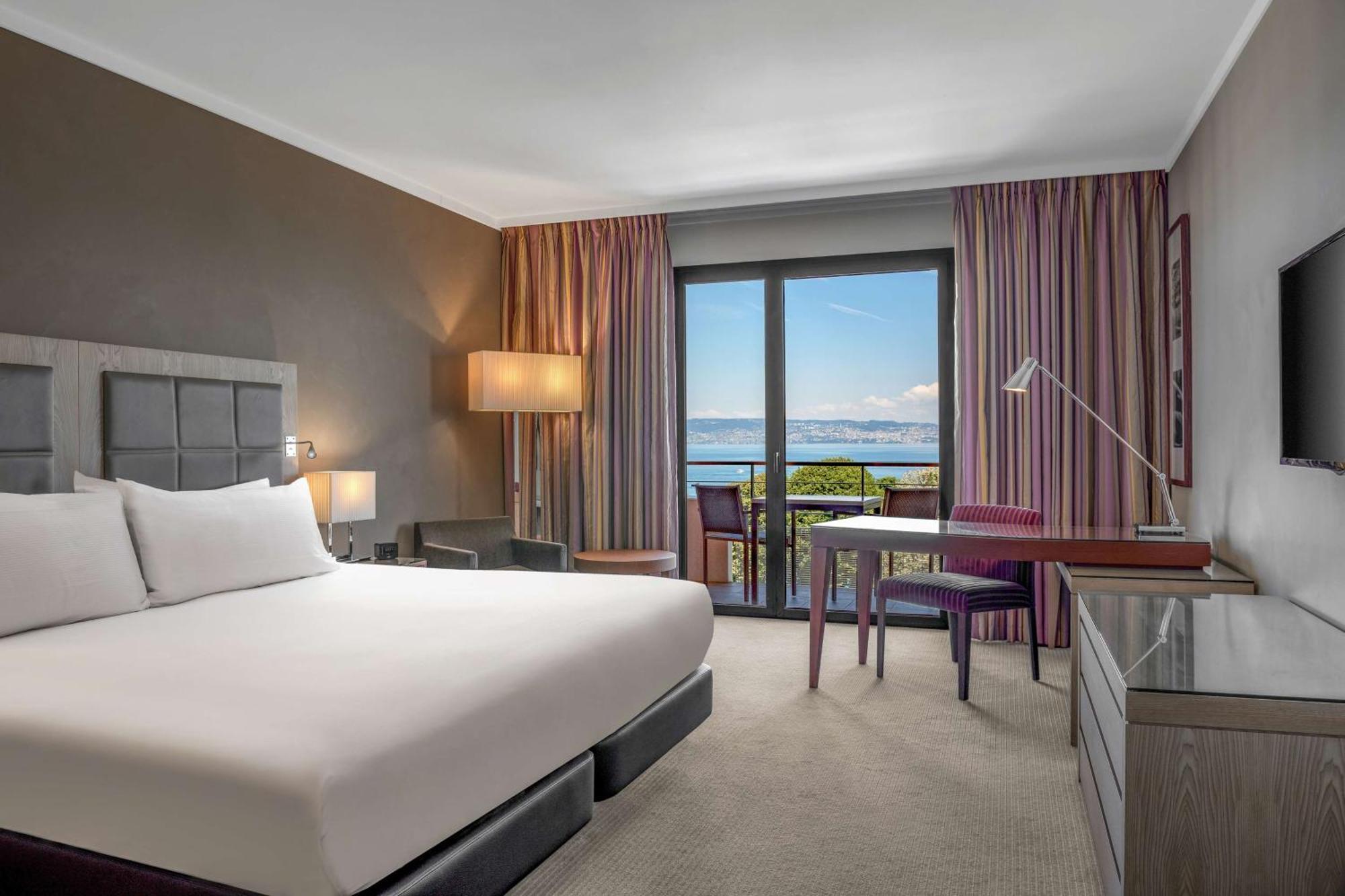Deluxe King Room,1548831136:JPEG