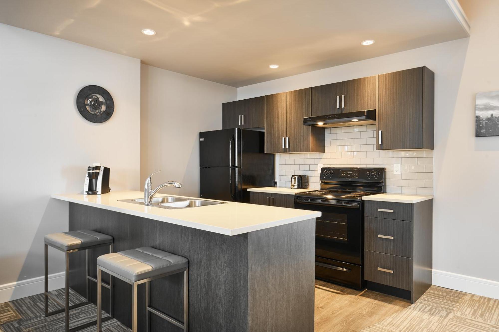 1BR King Queen Suite