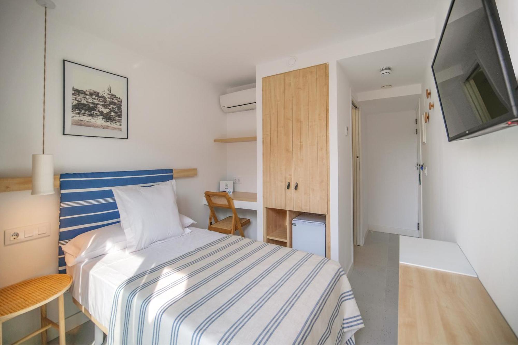 Single Room Balcony,1536760174:JPEG