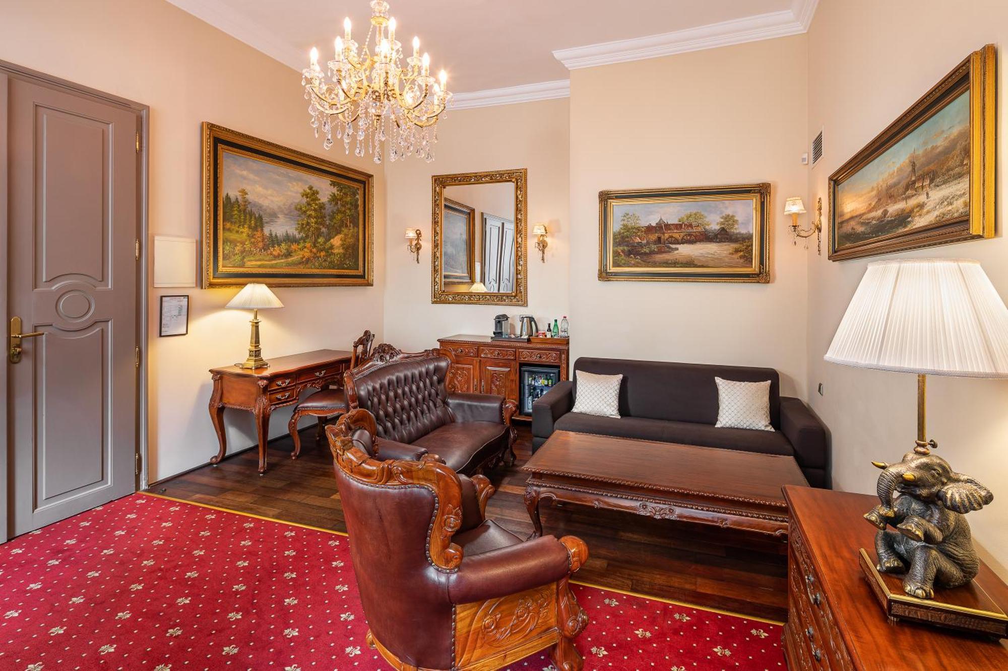 Iron Gate Suite