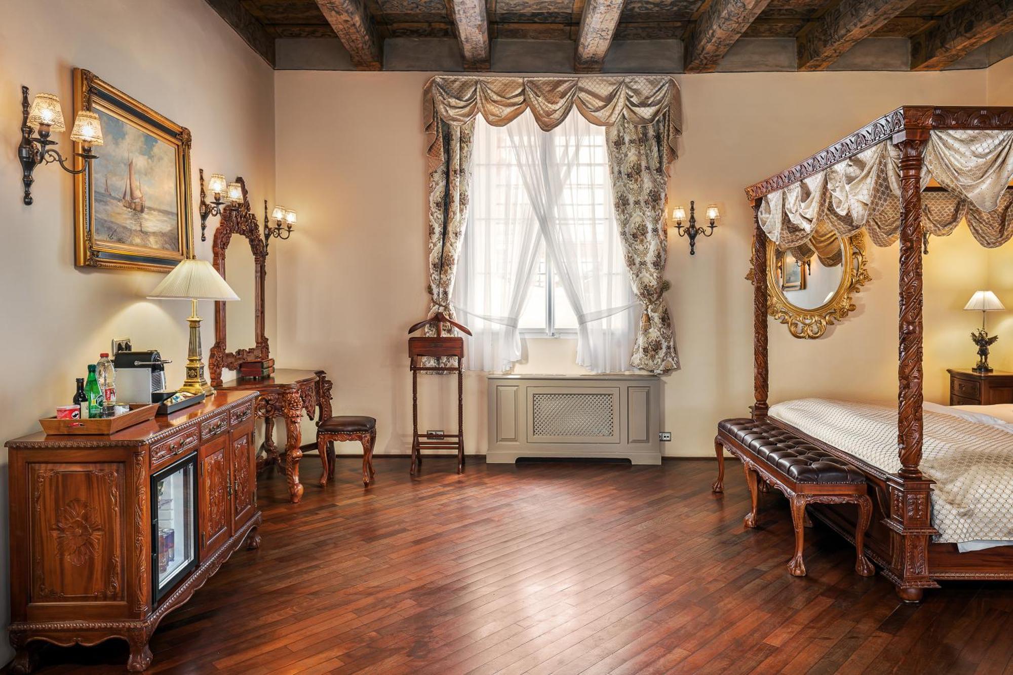Iron Gate Suite