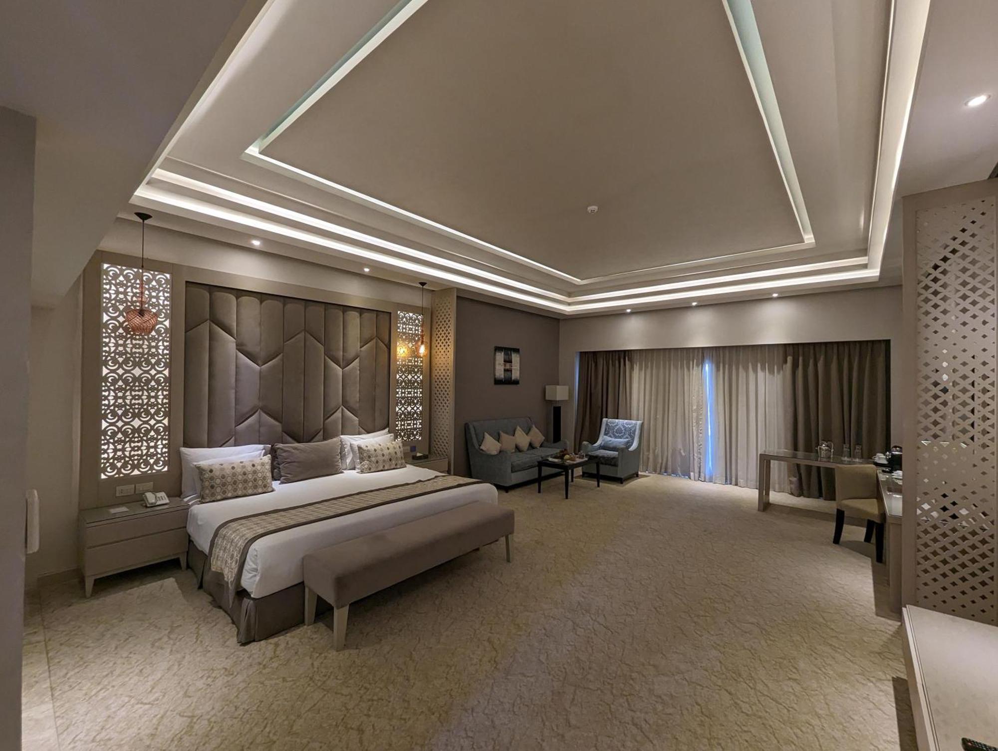Jacuzzi Suite