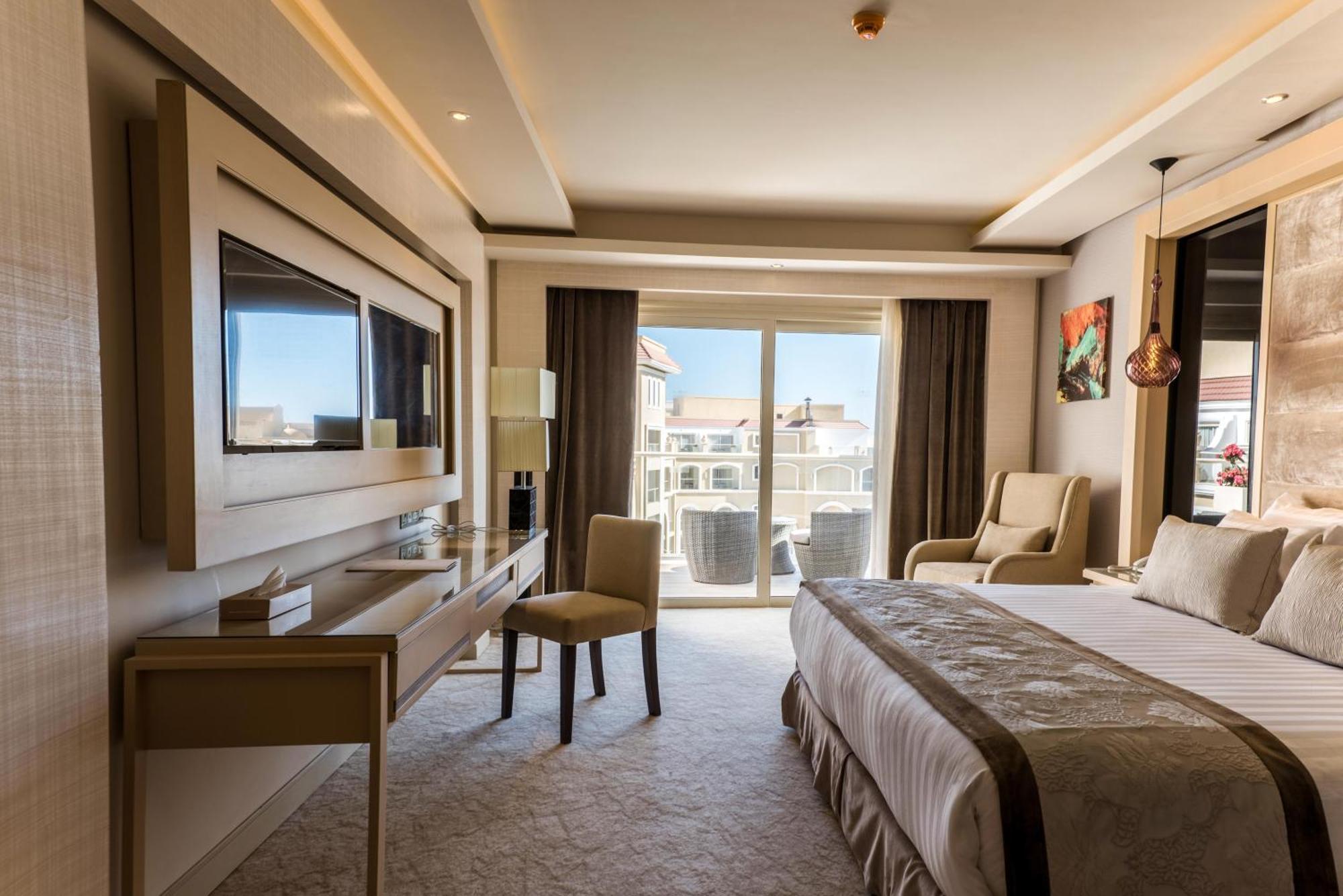 Deluxe Room Pool View