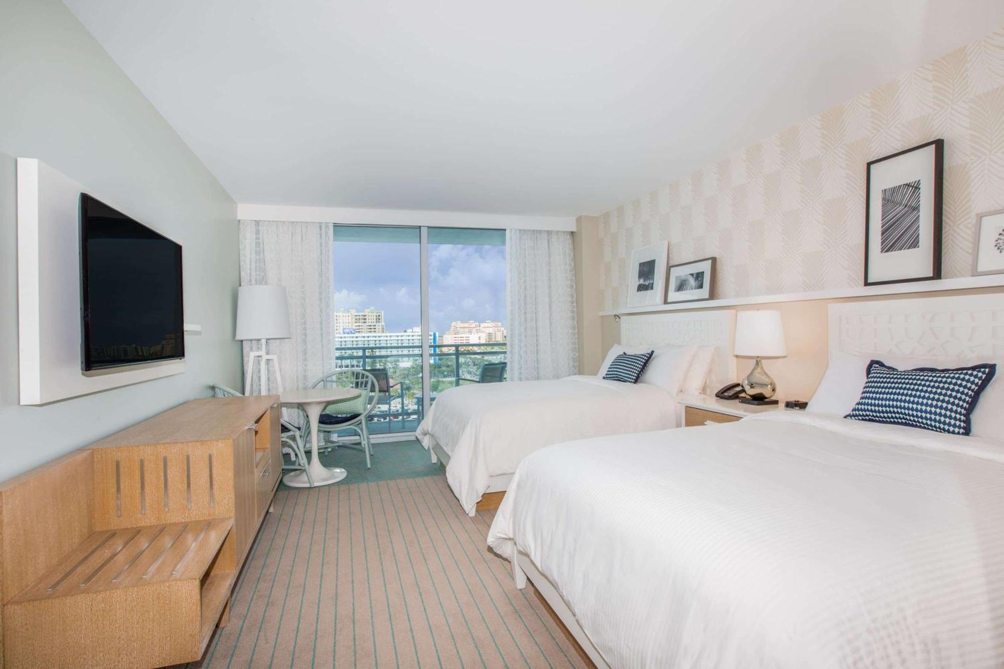 Grand Deluxe Queen Room Partial Gulf View