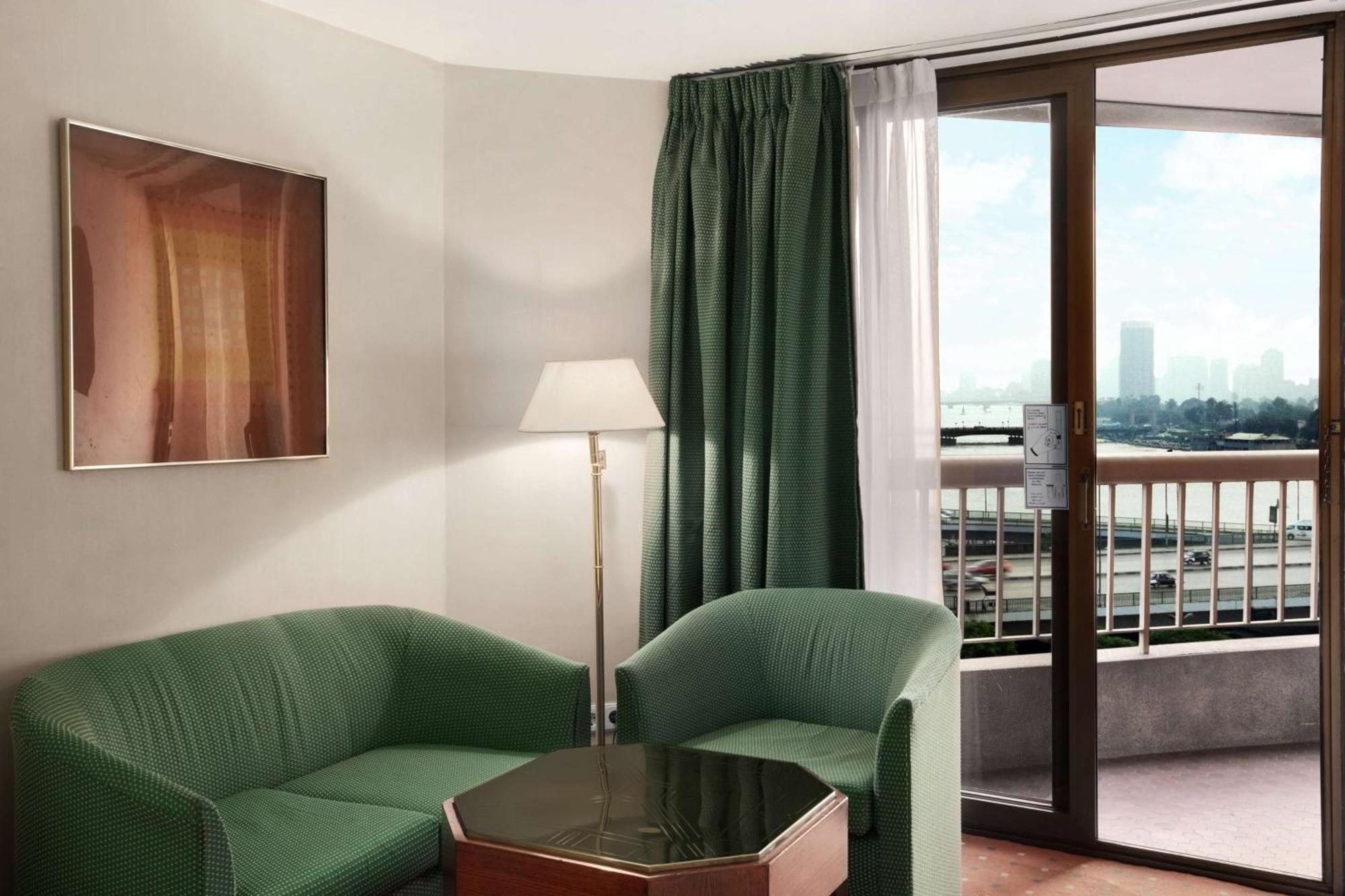 King Corner Room City View