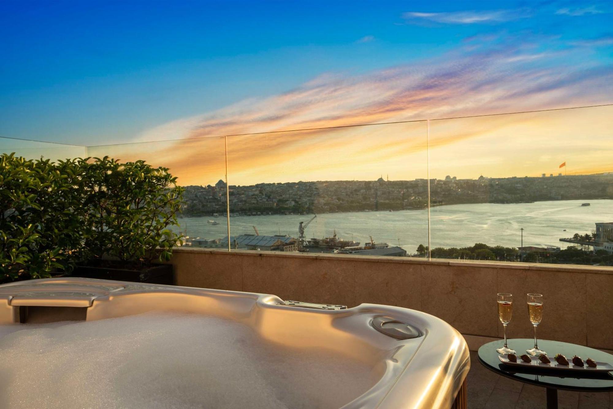 Panoramic Suite Golden Horn View Terrace