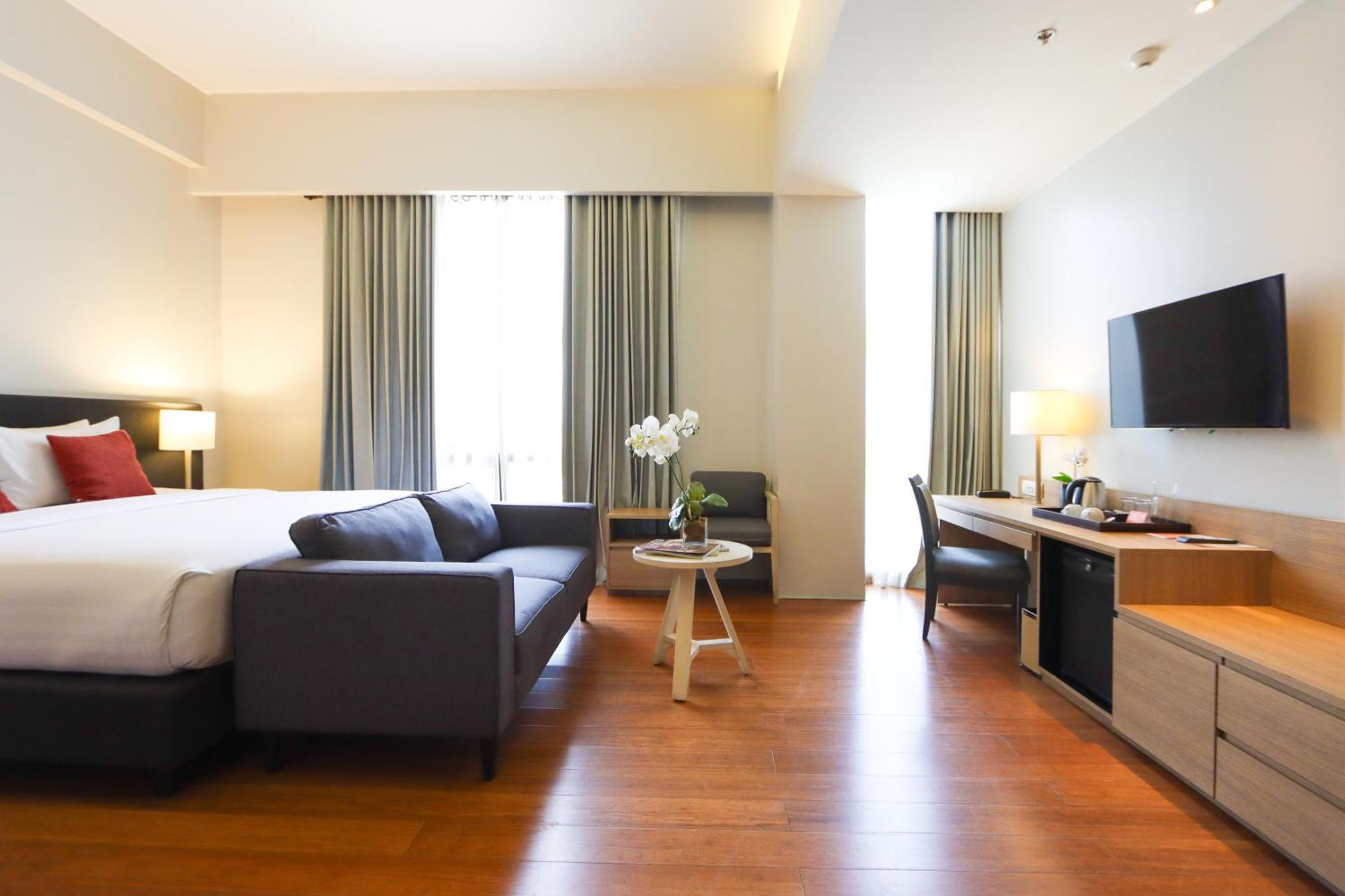 Deluxe King Room