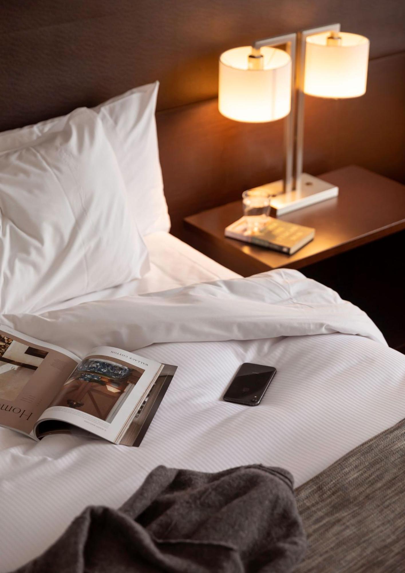 Deluxe King Room Harbour View