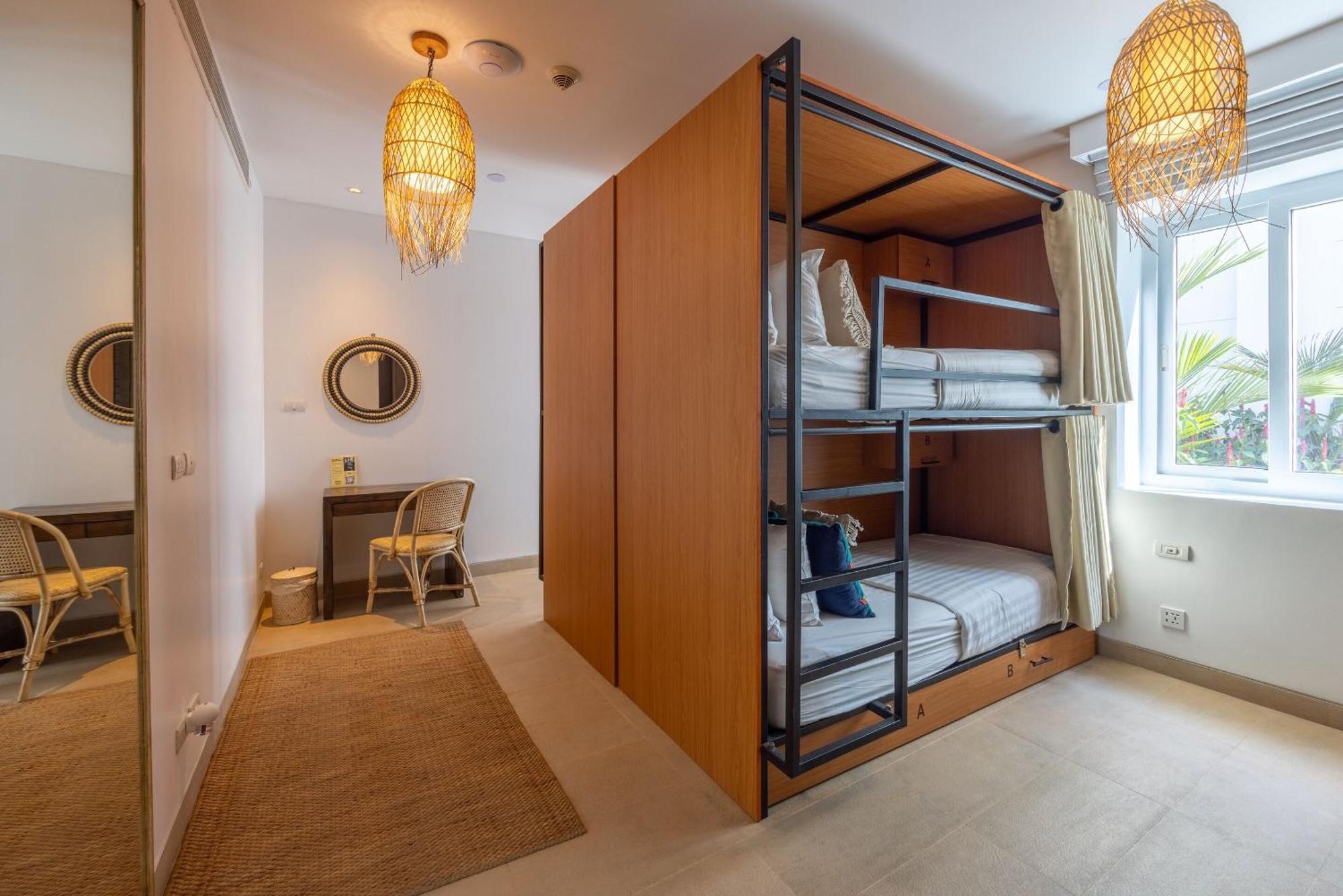 Dormitorio Misto con 4 Letti e Bagno Interno