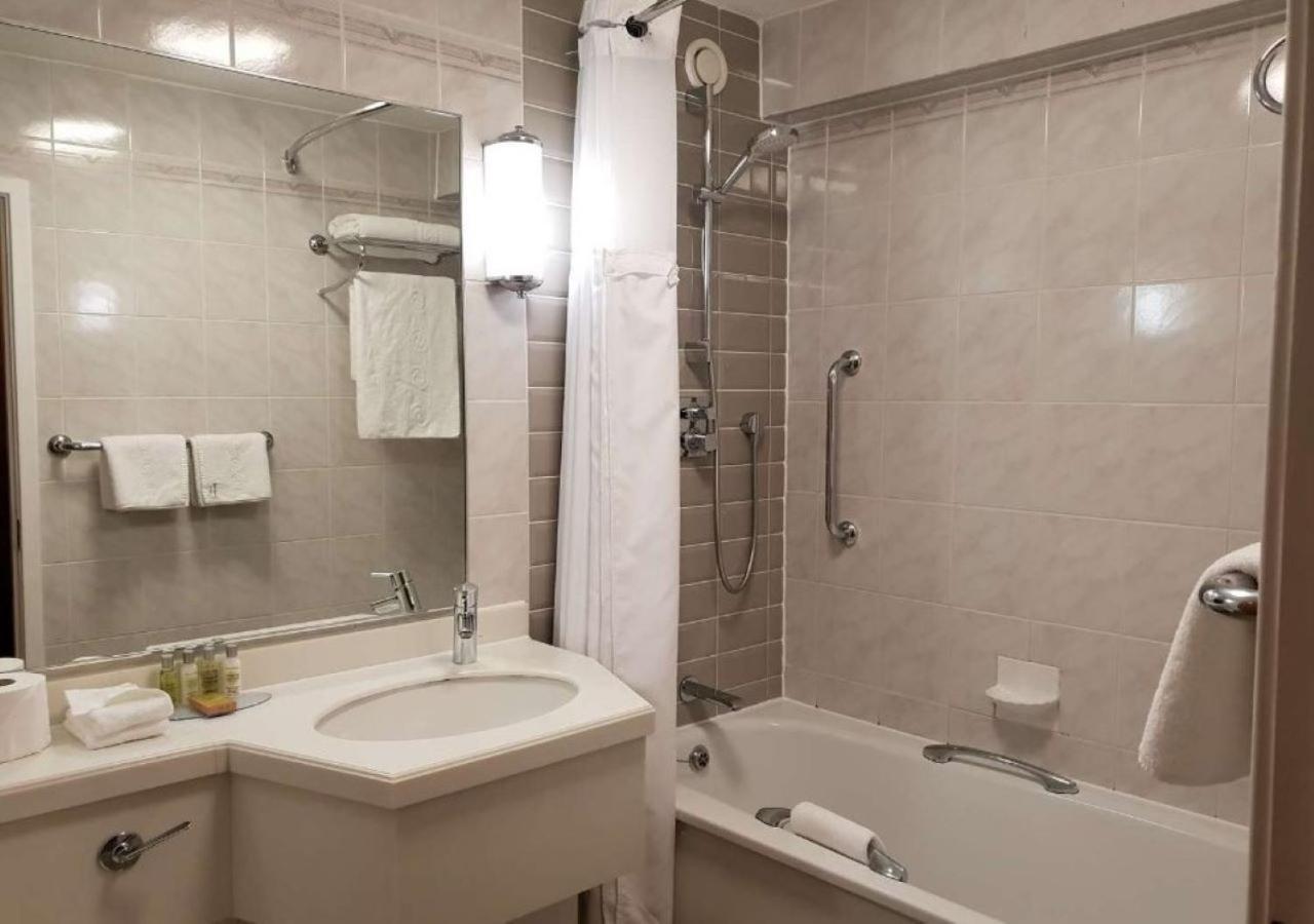 Junior Suite Hilton Guest Room