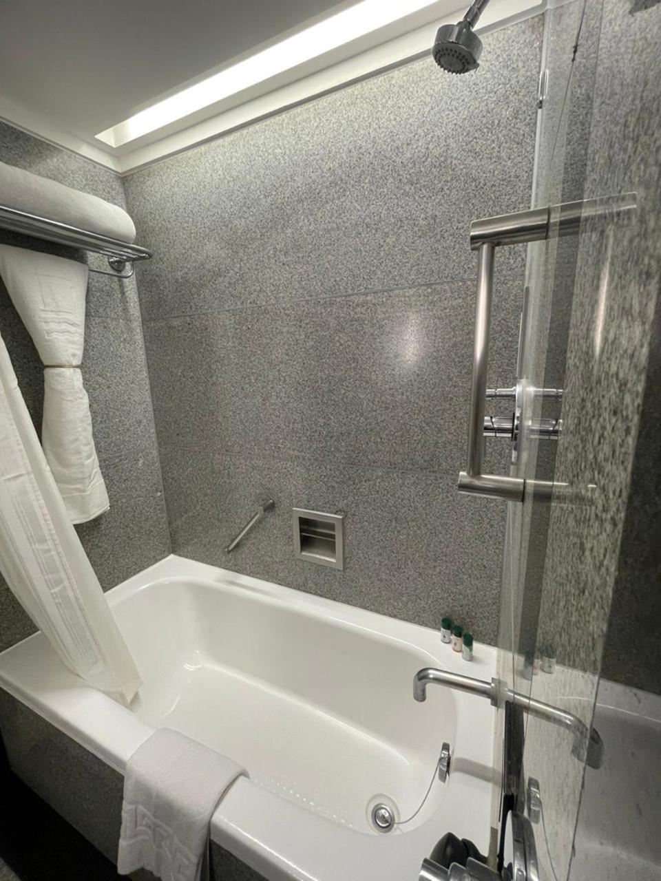 Sea Facing Room - 2 Single Beds
