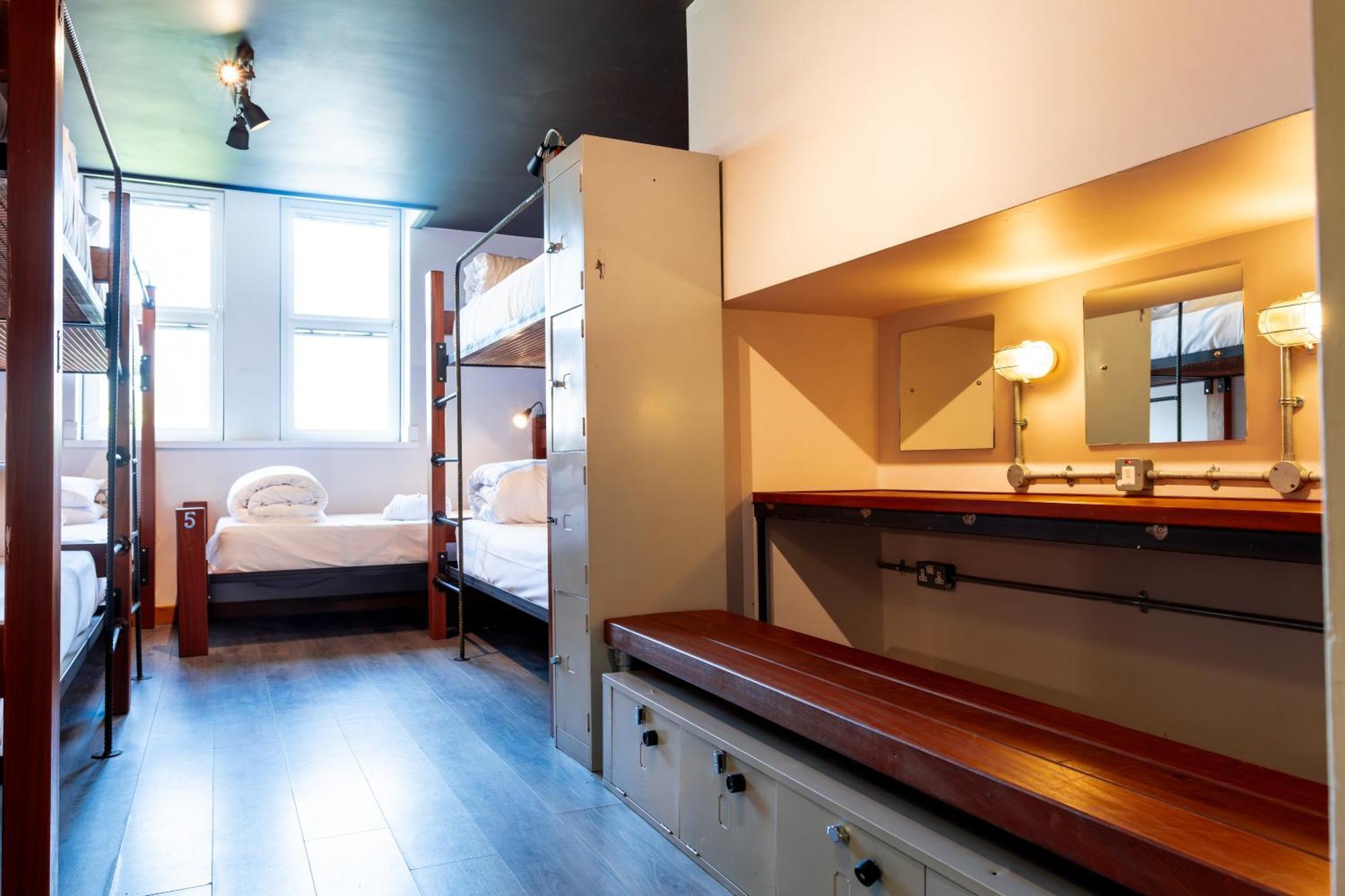 Bed 7-Bed Mixed Dormitory Room