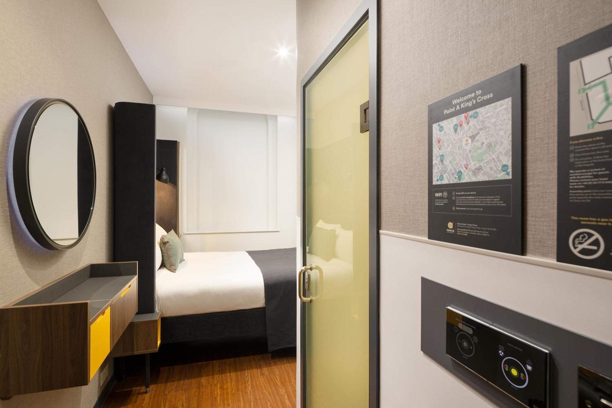 Cosy Double Room no Window