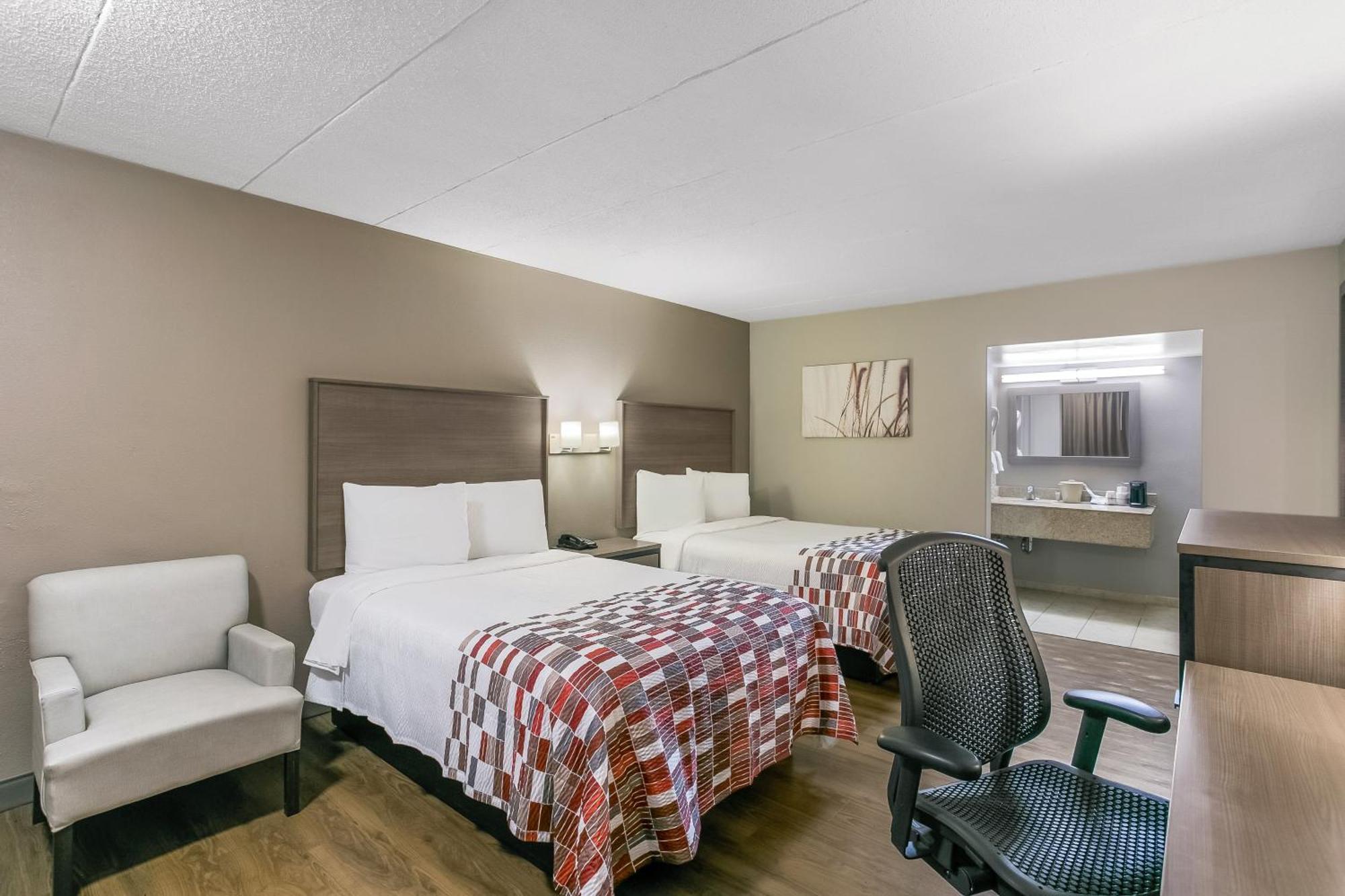 Chambre Standard avec 2 Lits Doubles - Non-Fumeurs