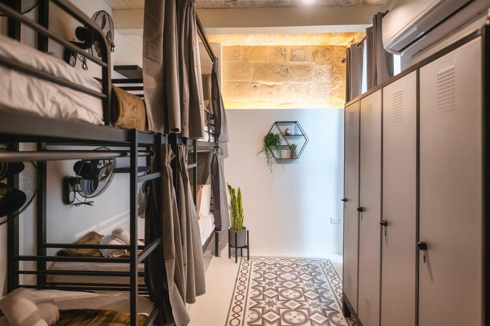 Bed 4-Bed Dormitory Room