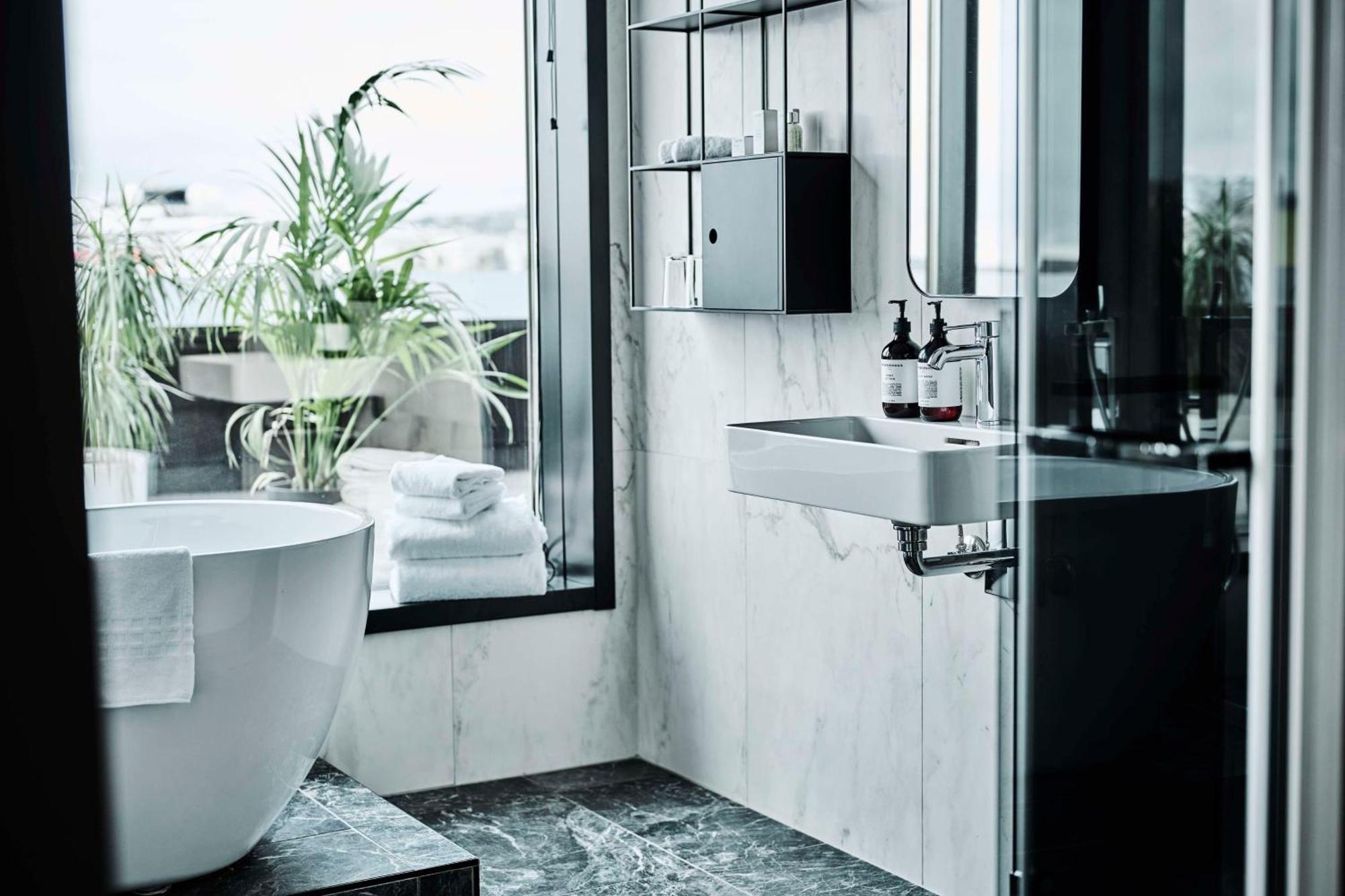 One-Bedroom Suite with Ocean View