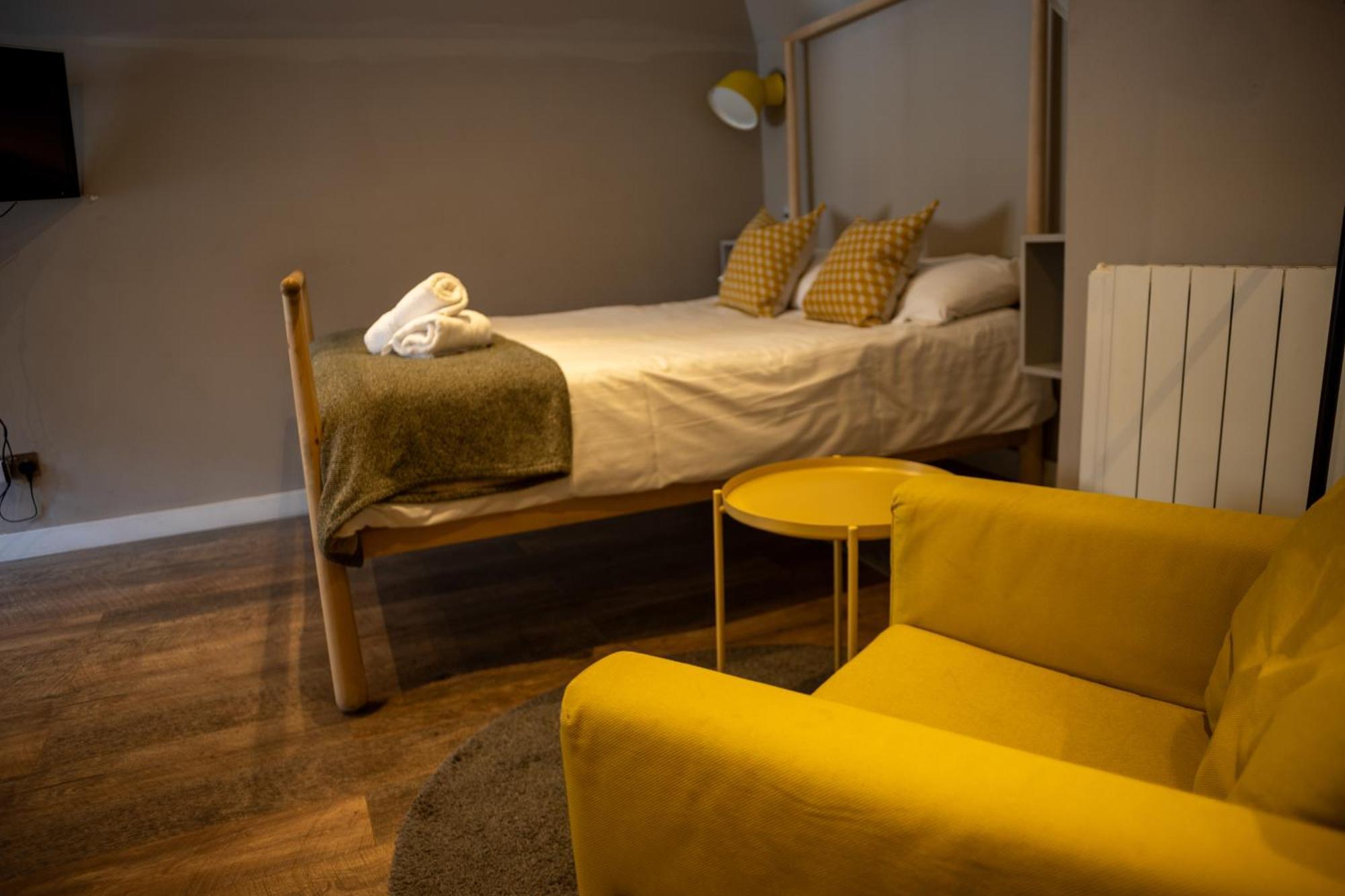 Double Room Private Bathroom