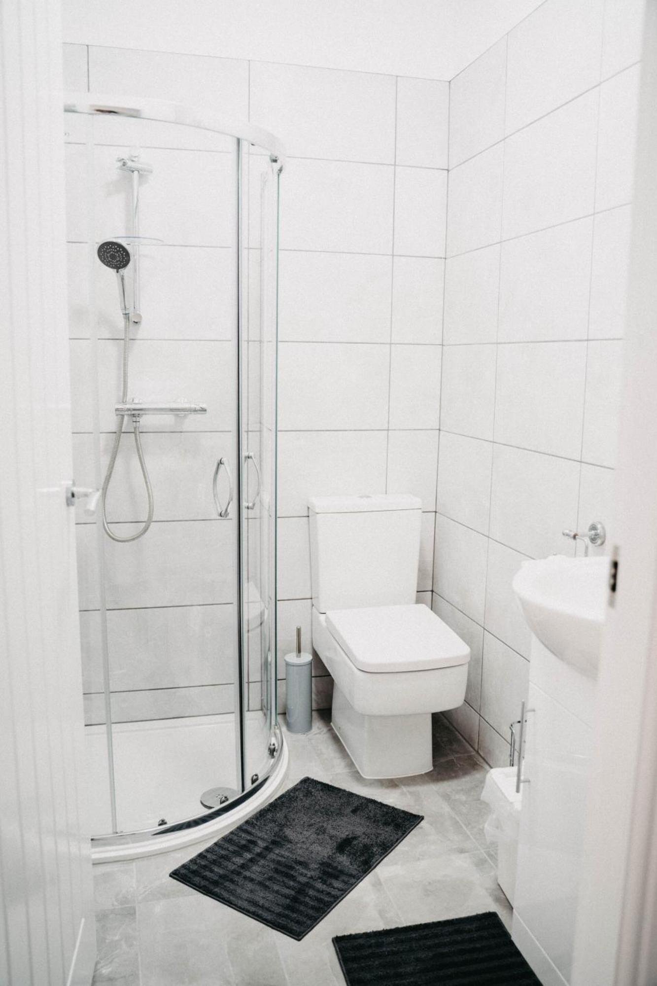 Double or Twin Room with Private Bathroom