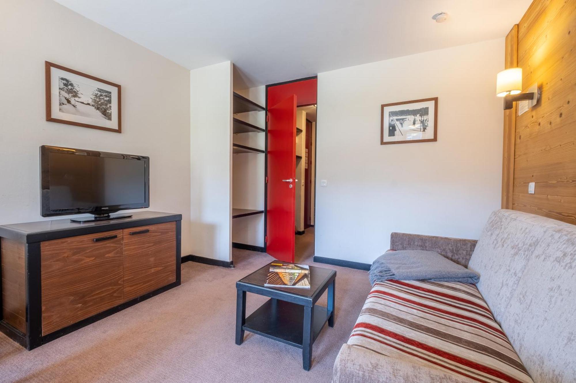 One-Bedroom Apartment with Mountain View (4 People)