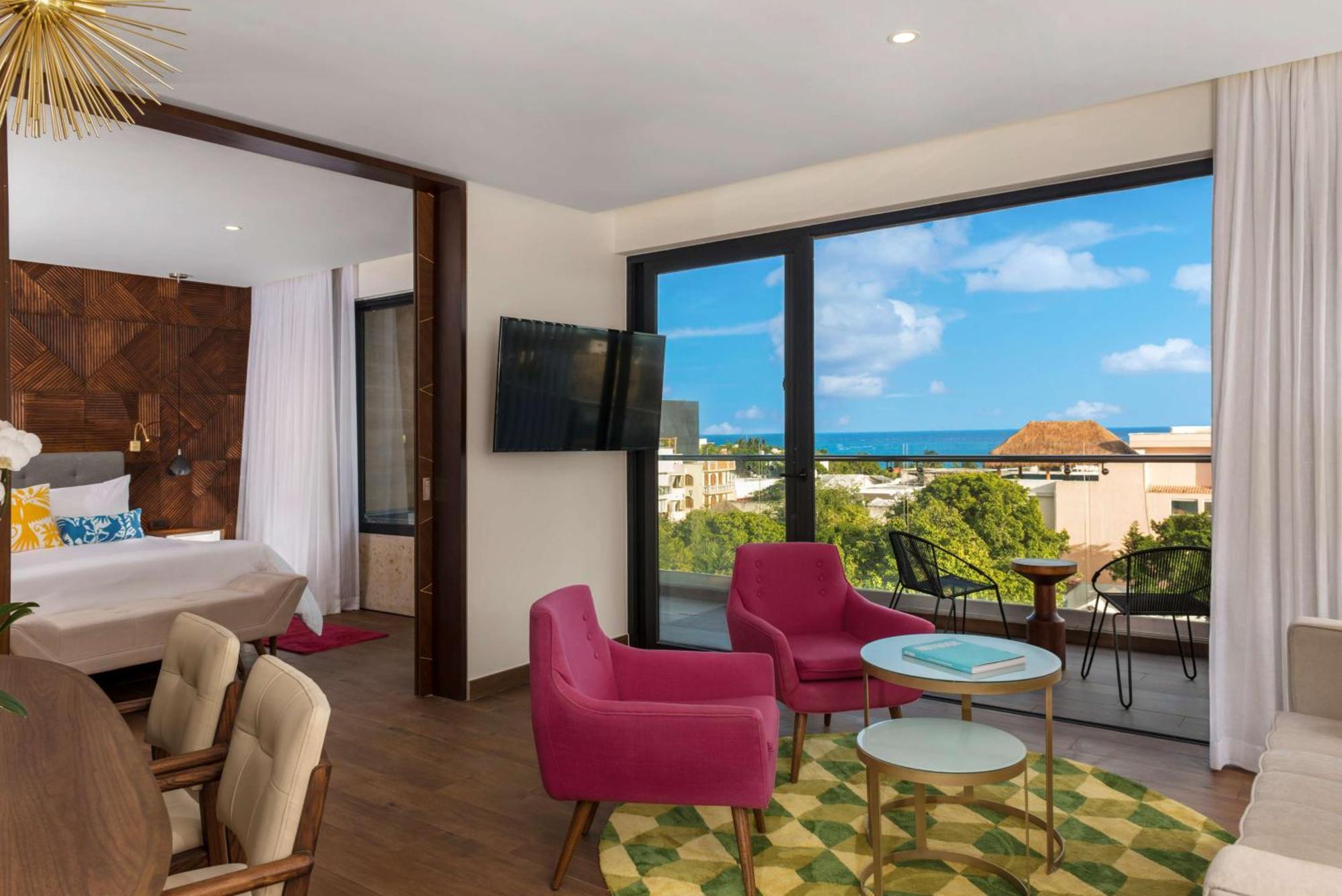 One-Bedroom King Suite Partial Ocean View