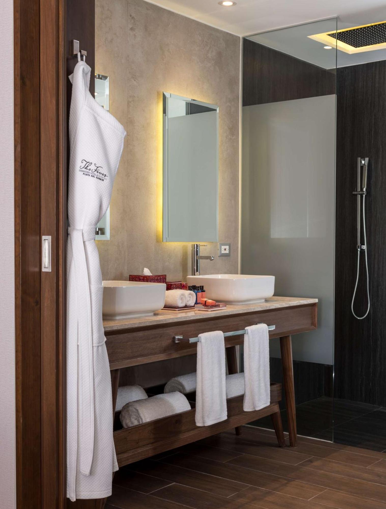 Quarto Superior com Cama King-size