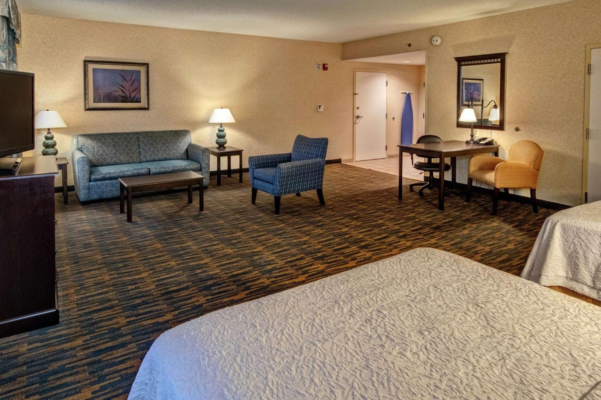 Queen Room Two Queen Beds Hearing Access or Non-Smoking