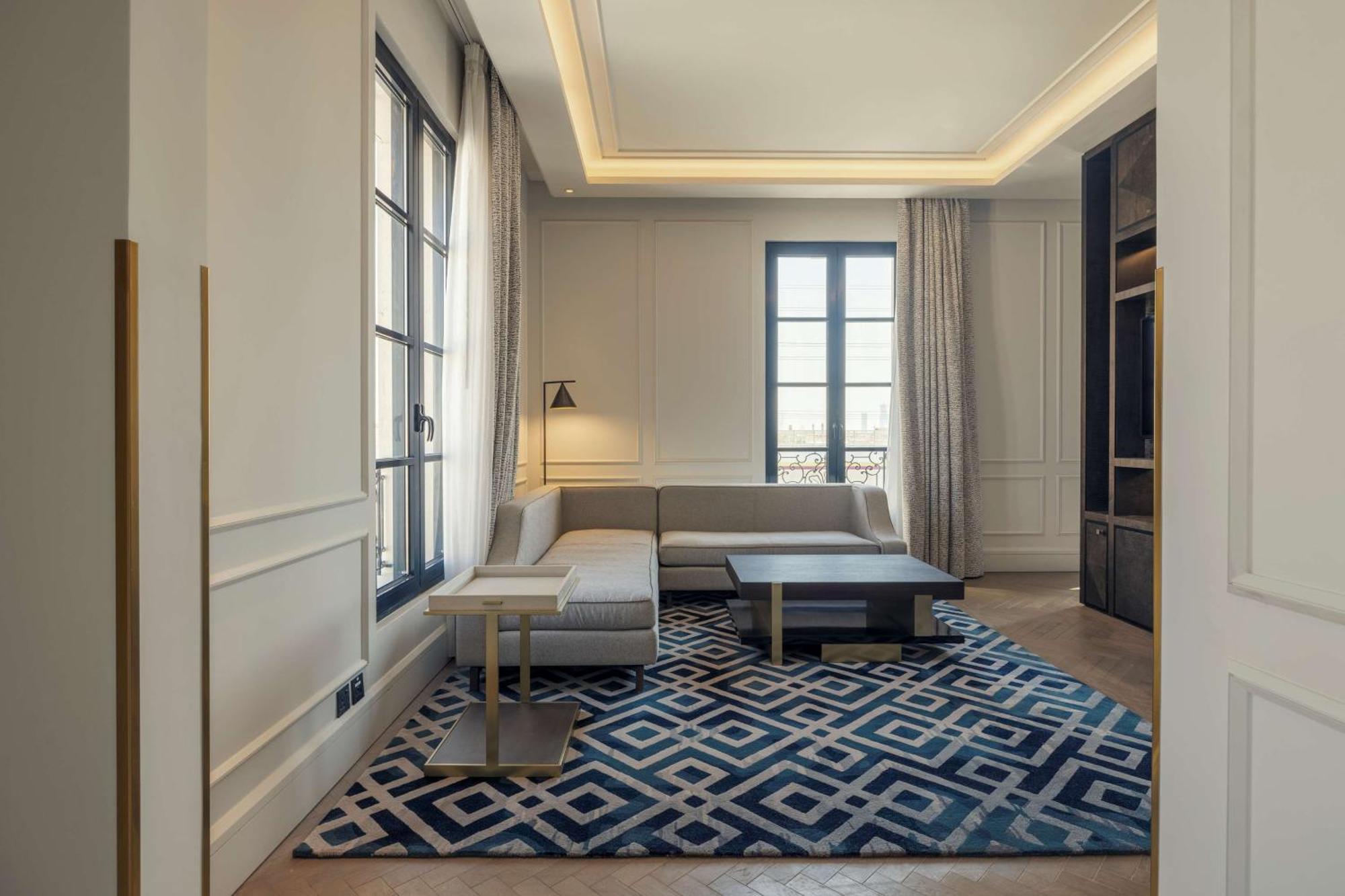 Collection Executive Room Lounge Access