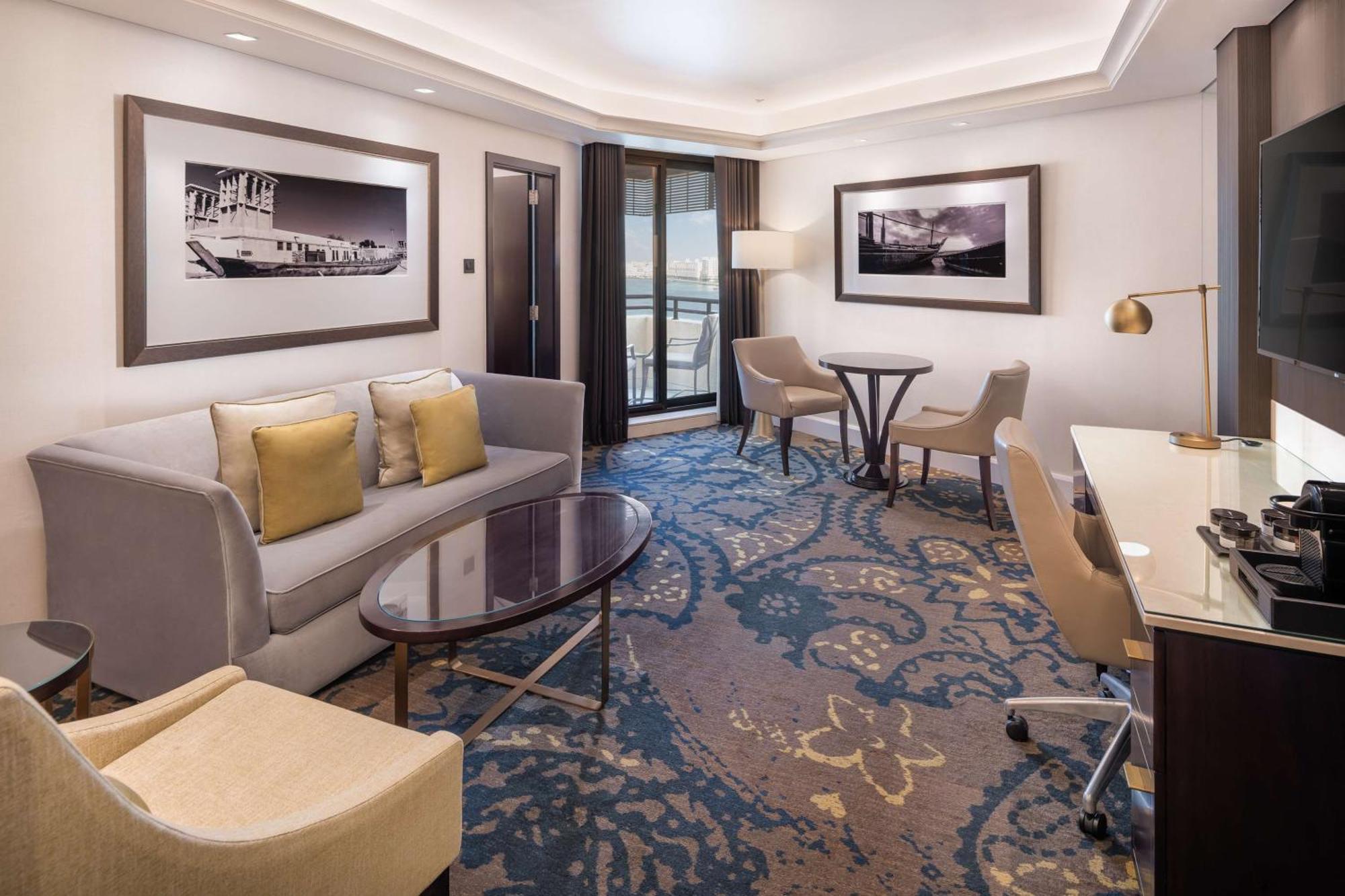 Suite Lounge Access Balcony Creek View