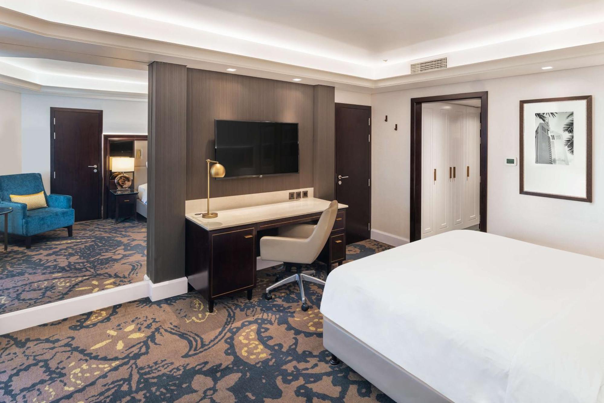 Executive Room Lounge Access Balcony Creek View