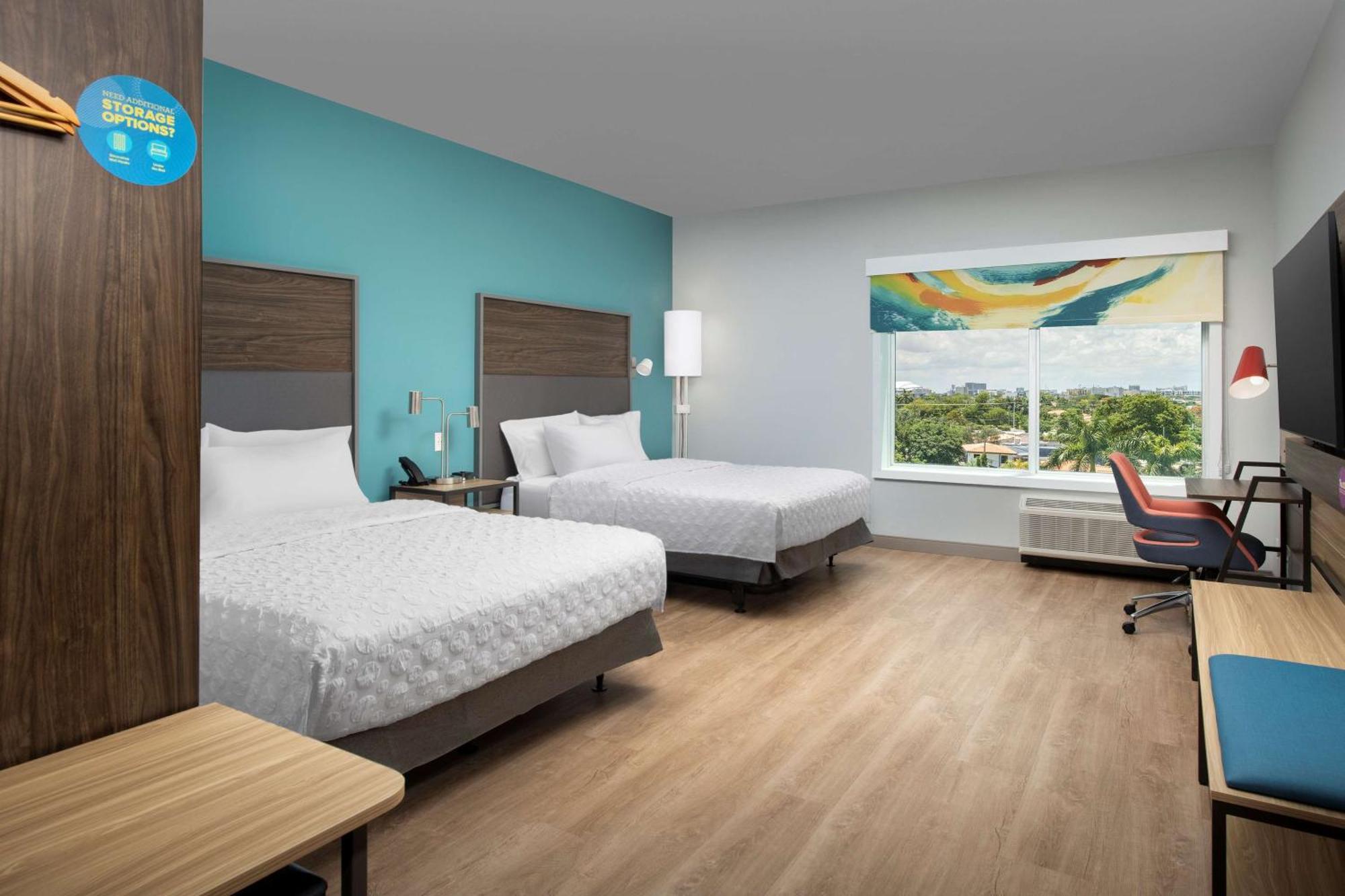 Queen Room with Two Queen Beds and Tub - Accessible,1551617329:JPEG